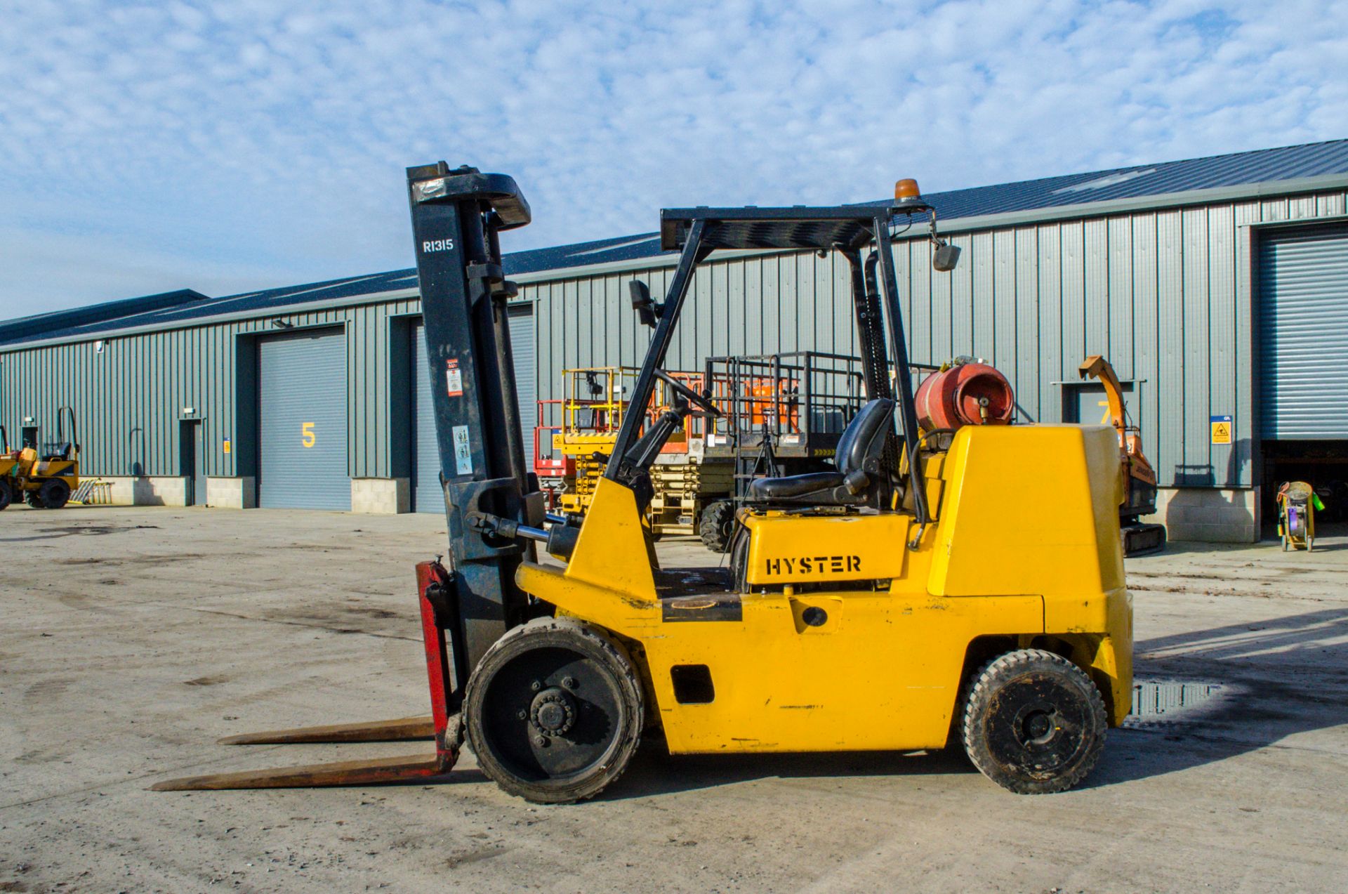 Hyster S7.00XL 7 tonne gas powered fork lift truck Year: 2002 S/N: B024V01767Z Recorded Hours: - Image 6 of 19