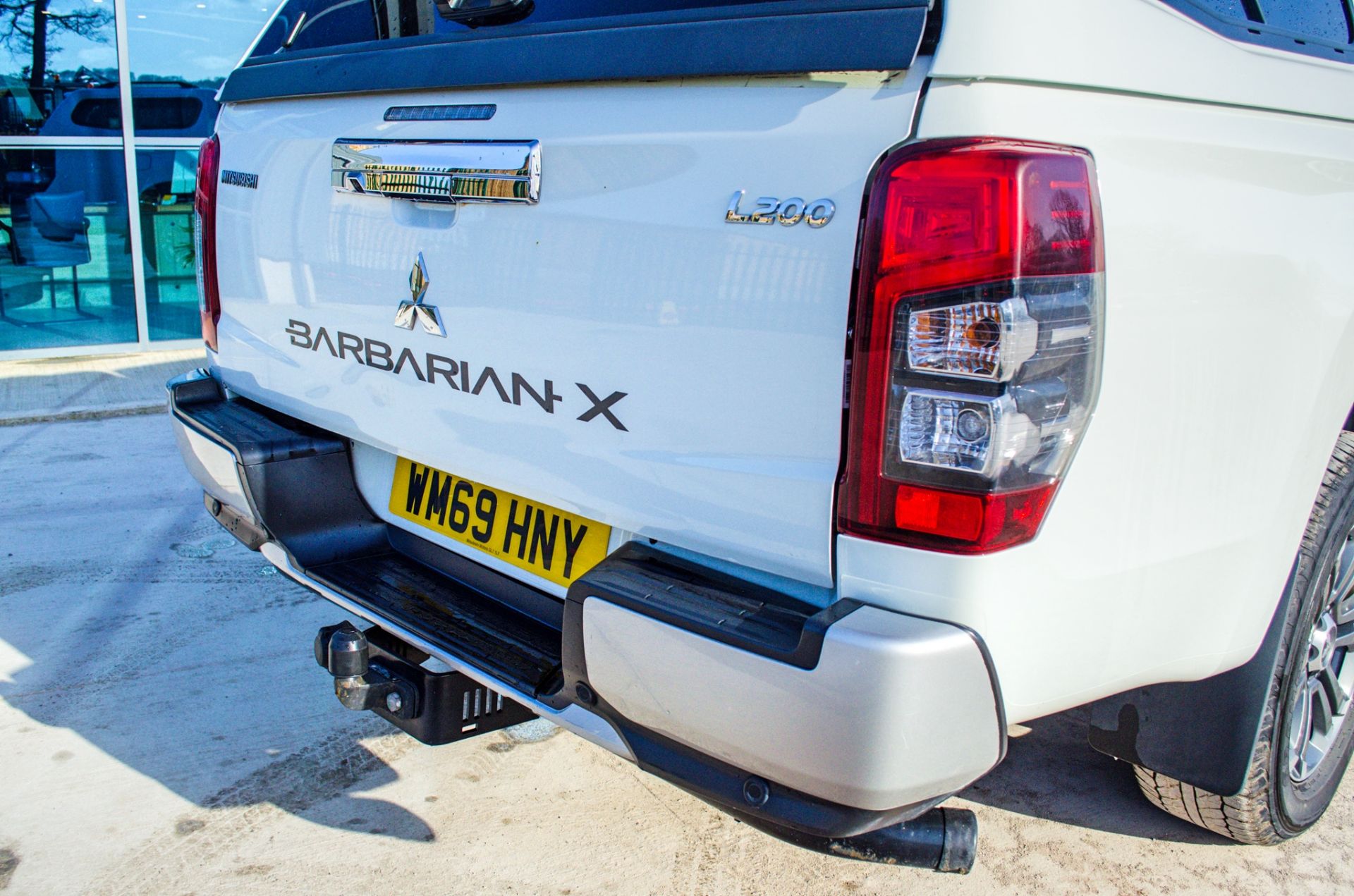 Mitsubishi L200 Barbarian Di-D 150 2.3 litre double cab pick up Registration Number: WM69 HNY Date - Image 16 of 36