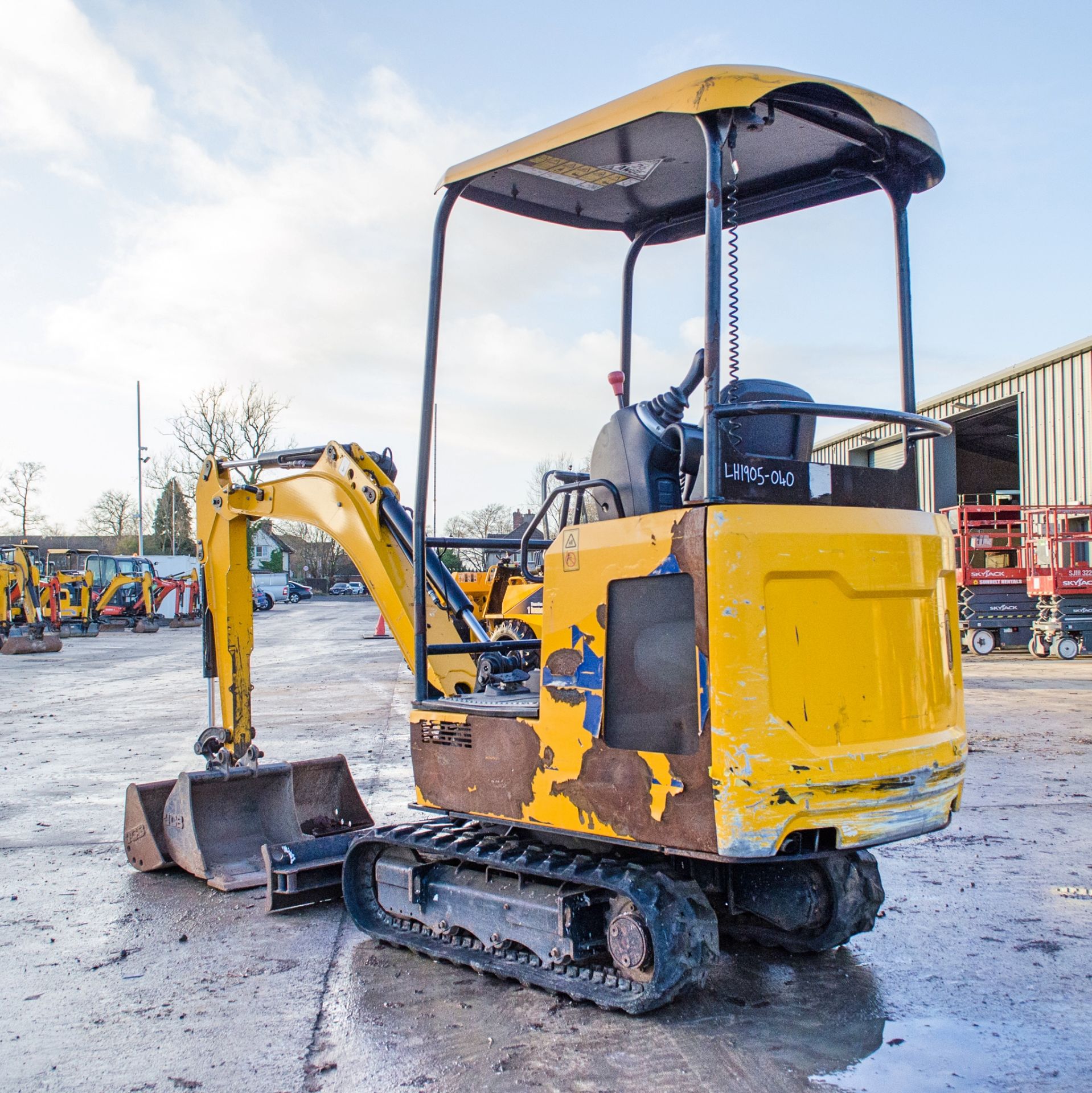 JCB 15C-2 1.5 tonne rubber tracked mini excavator Year: 2019 S/N: 2710277 Recorded Hours: 908 piped, - Image 4 of 21