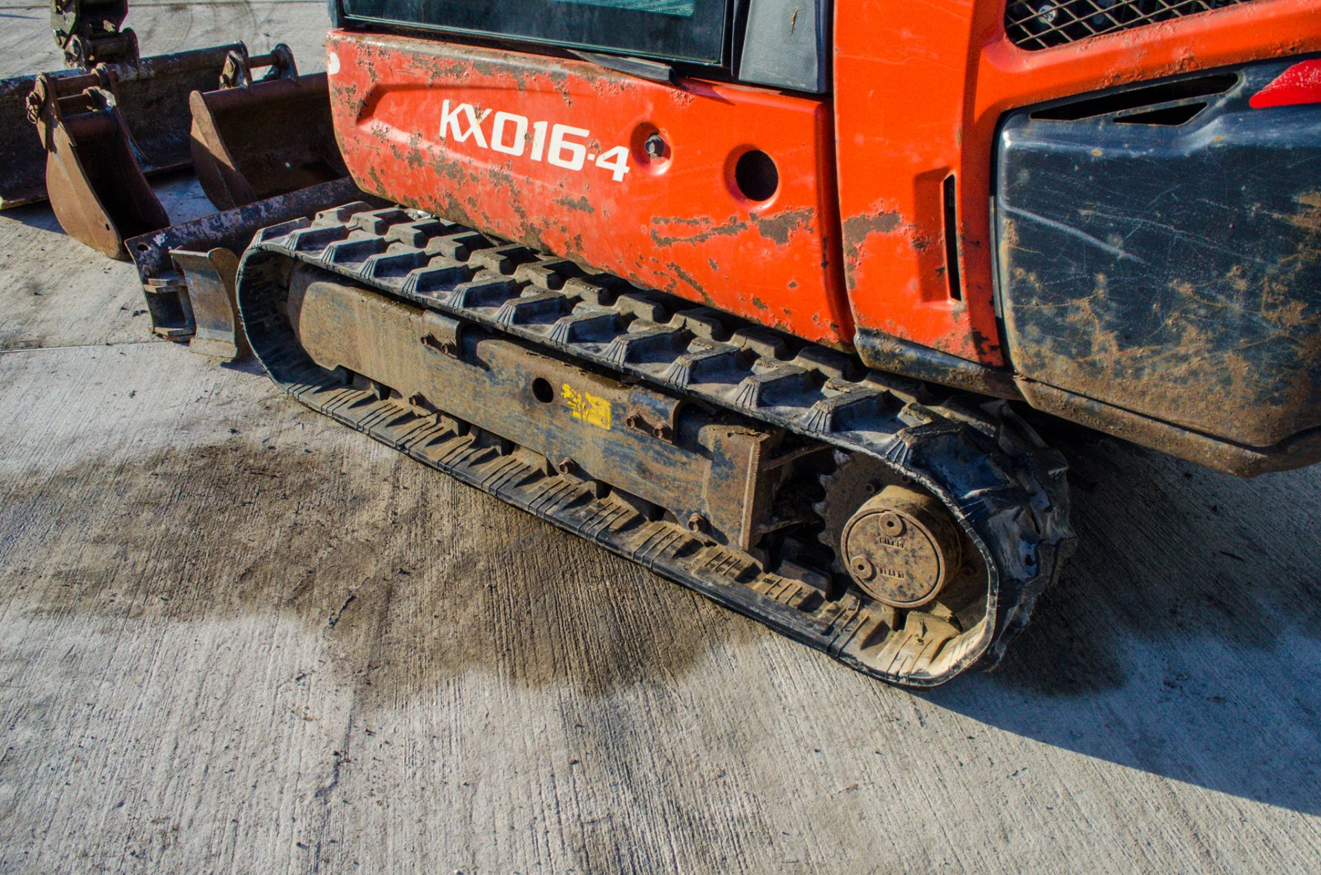Kubota KX016-4 1.6 tonne rubber tracked mini excavator Year: 2014 S/N: 57579 Recorded Hours: 1952 - Image 10 of 23