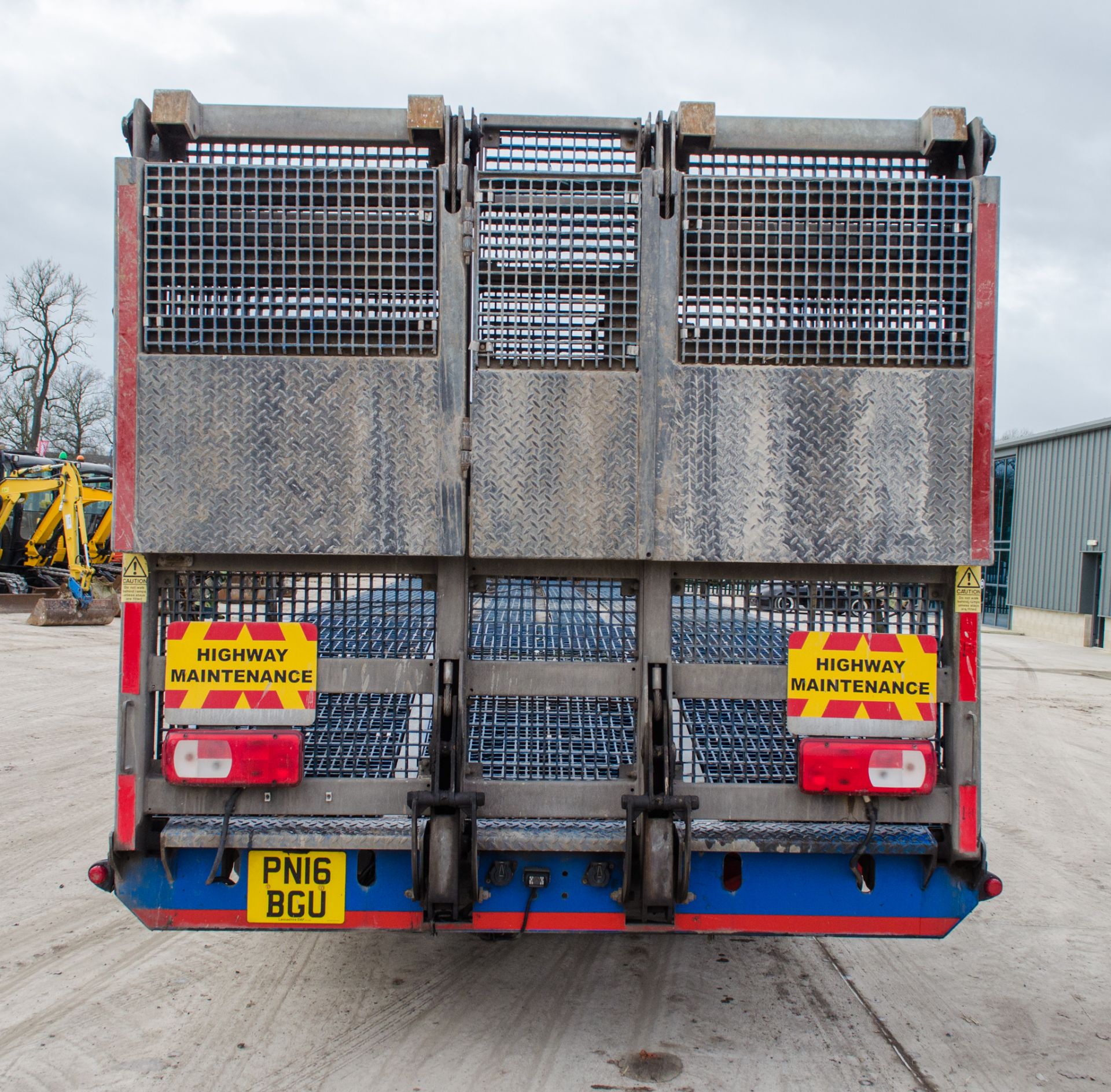 DAF CF 400 32 tonne 8x2 beaver tail plant lorry Registration Number: PN16 BGU Date of - Image 6 of 27