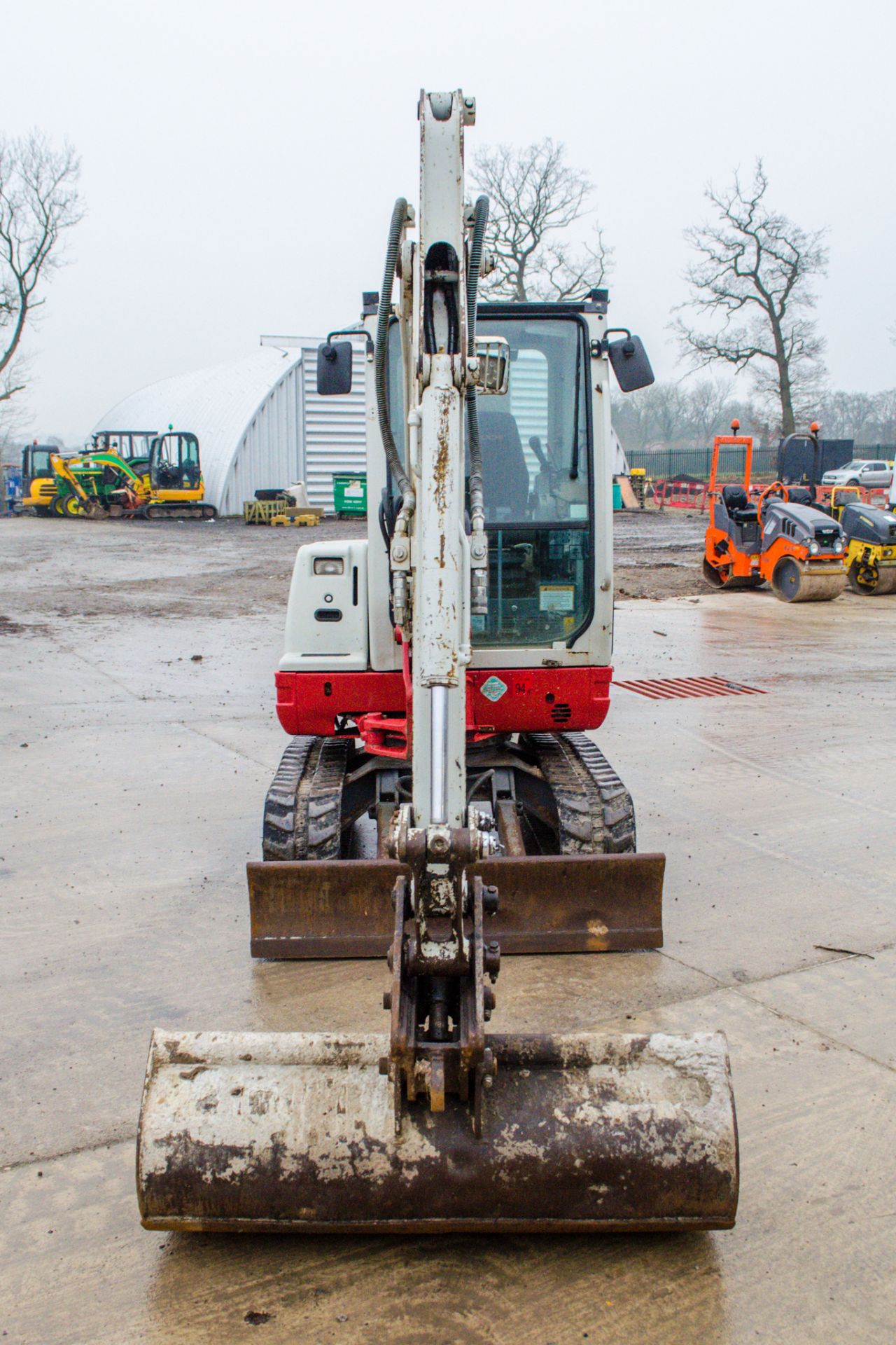 Takeuchi TB228 2.8 tonne rubber tracked mini excavator Year: 2015 S/N: 122804414 Recorded Hours: 879 - Image 5 of 19