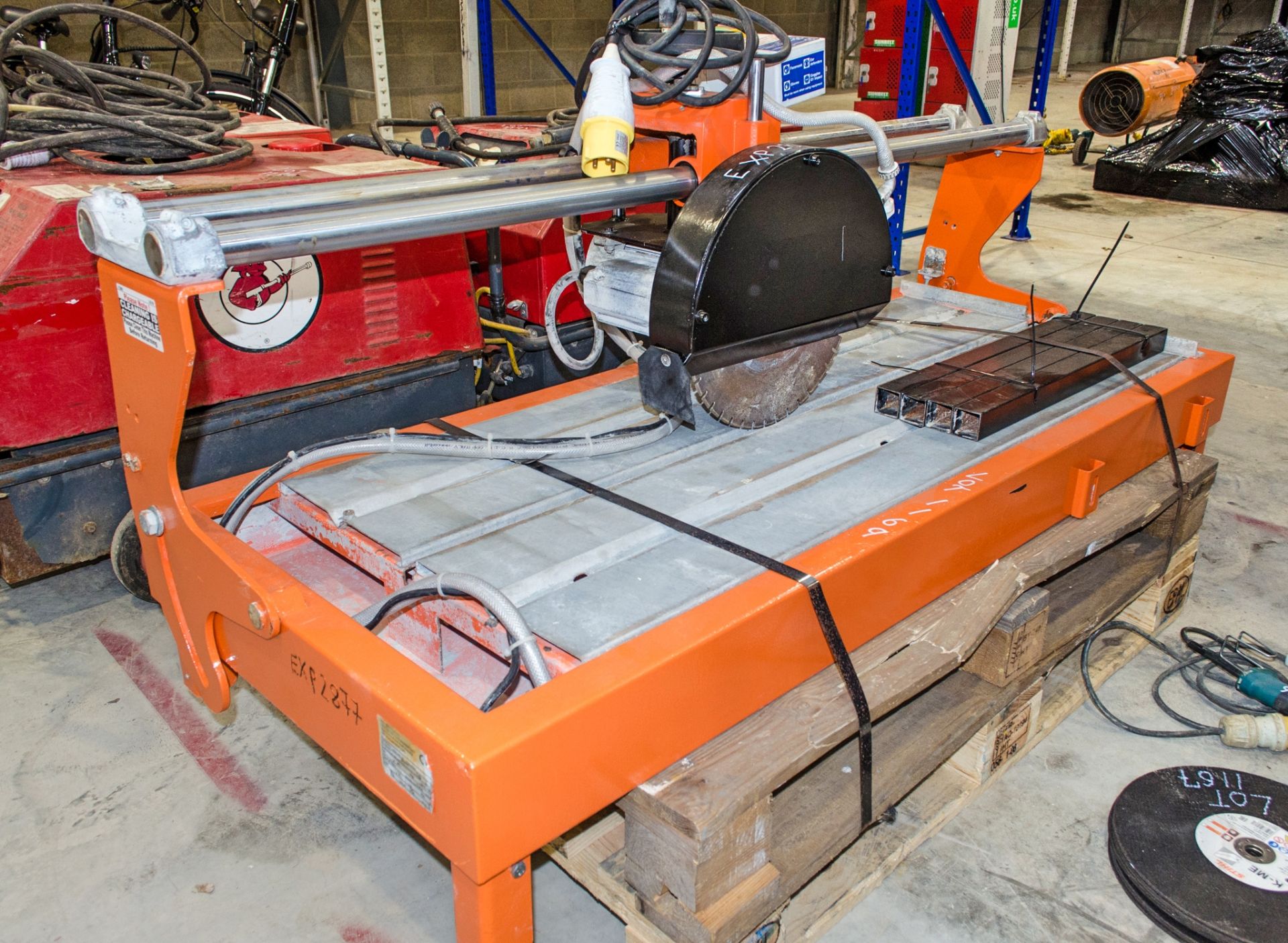 Red Band 110v masonry saw EXP2877