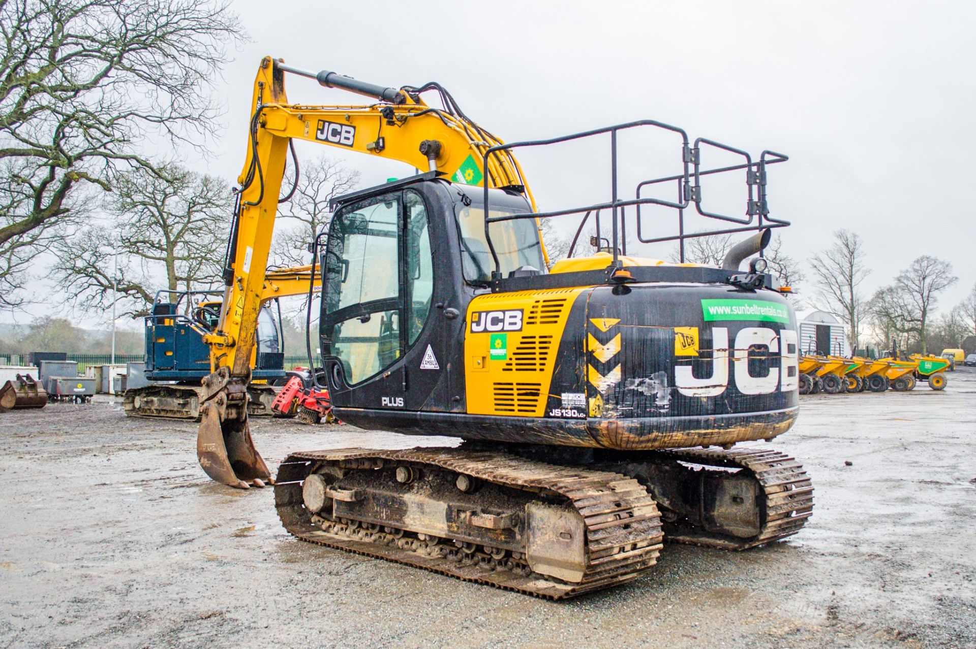 JCB JS130LC+ 13 tonne steel tracked excavator Year: 2015 S/N: 2441538 Recorded Hours: 3524 piped, - Image 4 of 24