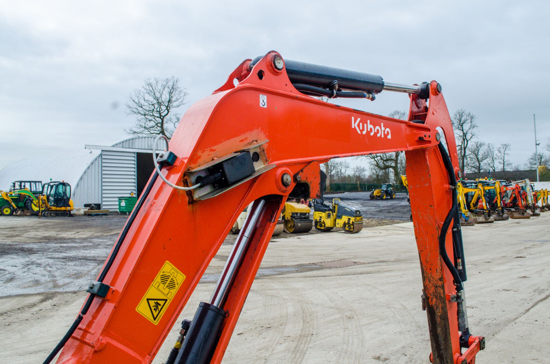 Kubota U27-4 2.7 tonne rubber tracked mini excavator Year: 2016 S/N: 58869 Recorded Hours: 1806 - Image 11 of 23