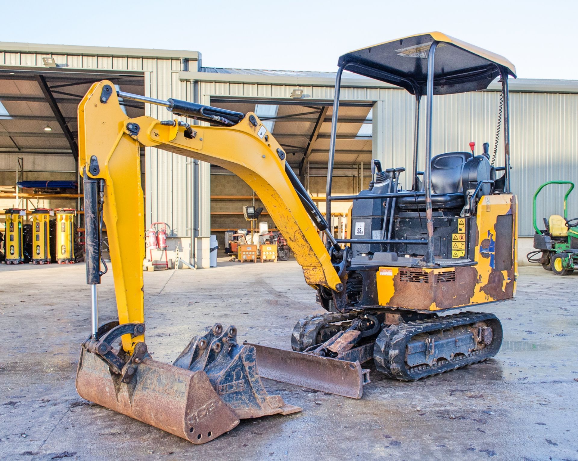 JCB 15C-2 1.5 tonne rubber tracked mini excavator Year: 2019 S/N: 2710277 Recorded Hours: 908 piped,