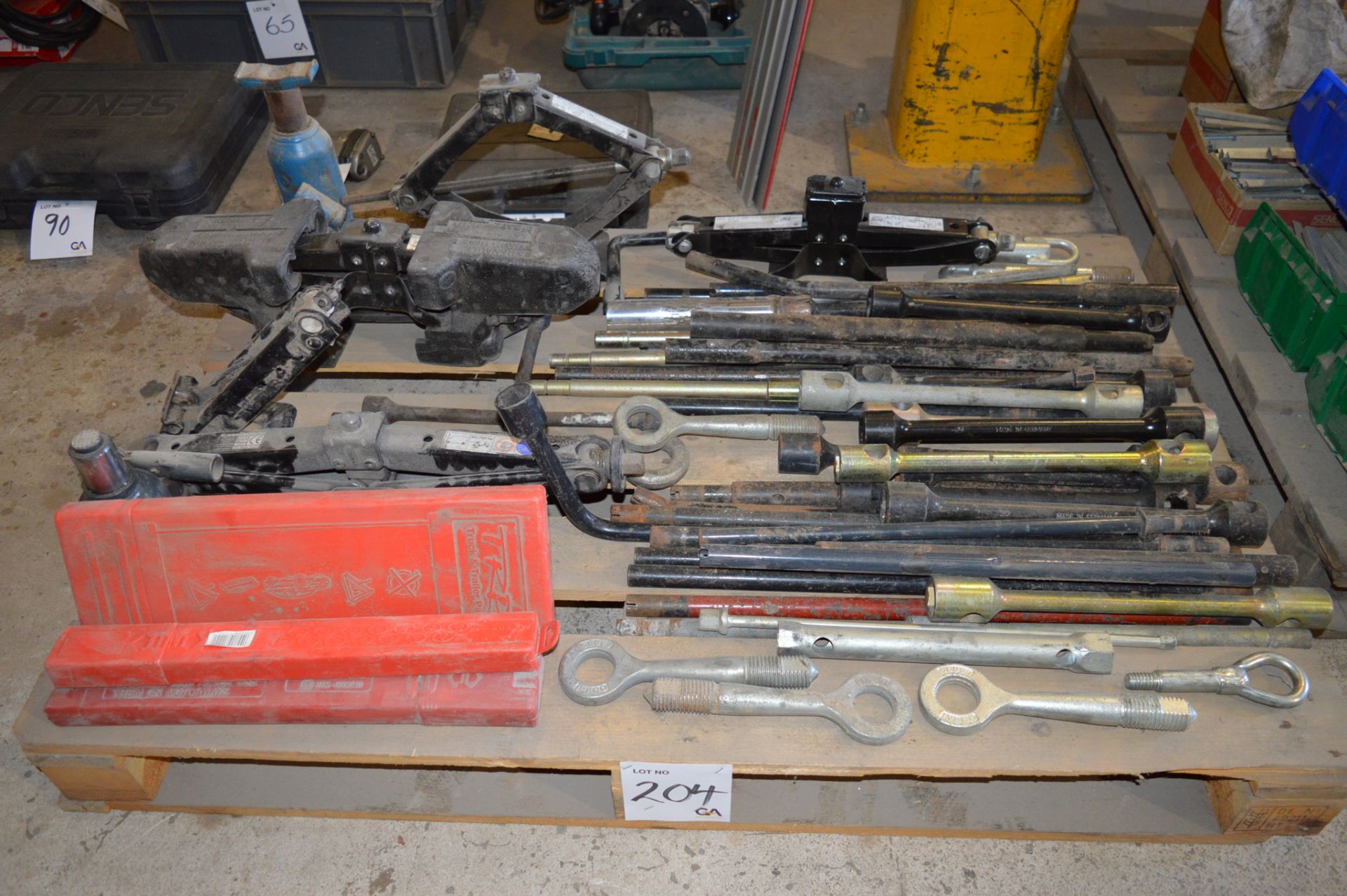 Quantity of vehicle jacks, wheel braces etc. ** No VAT on hammer price but VAT will be charged on