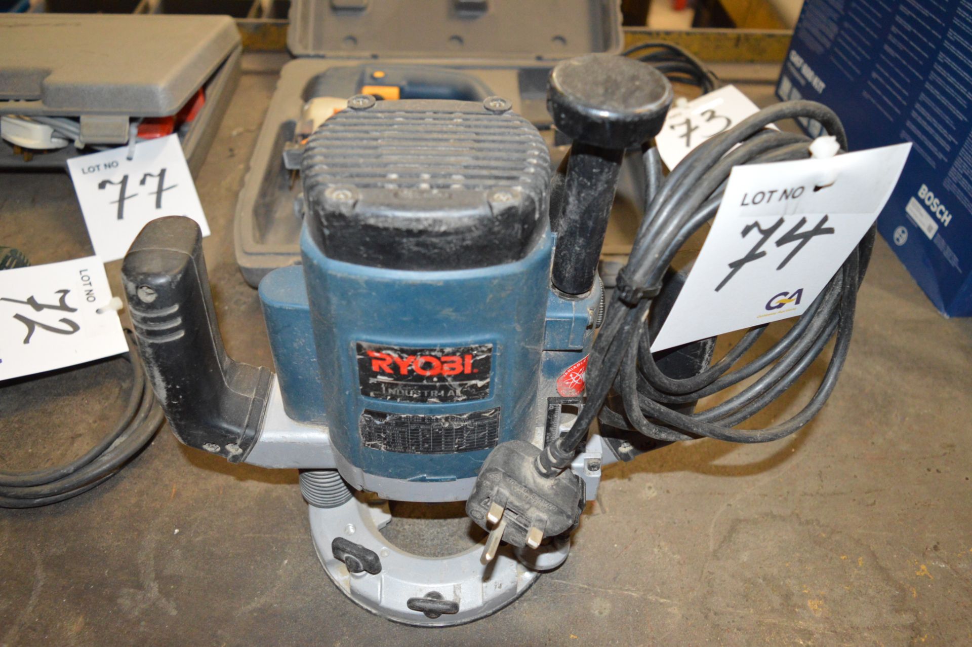 Ryobi 240v router Model: RE-601 Year: 2005 S/N: 007947 ** No VAT on hammer price but VAT will be