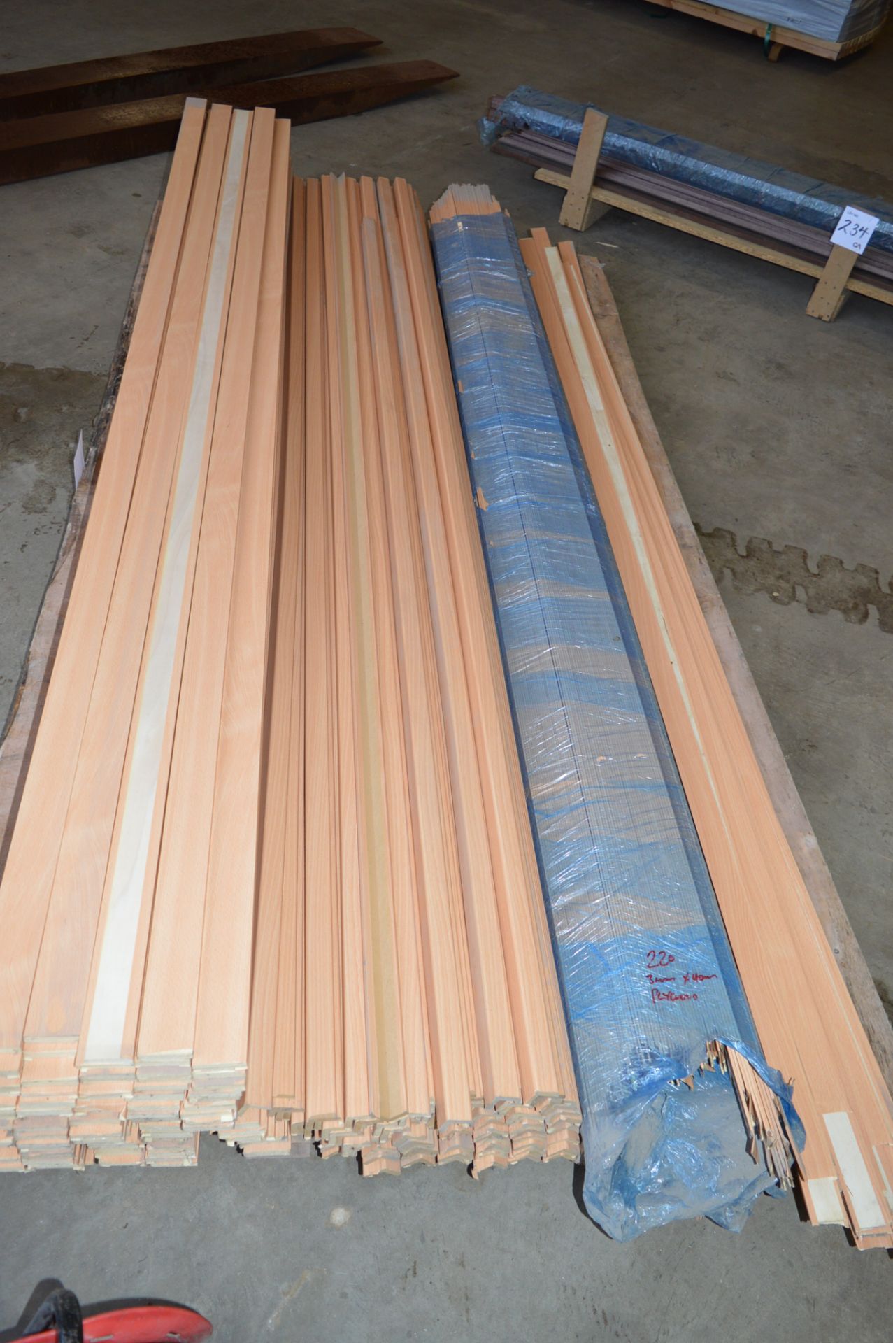 Approx. 100 lengths wrapped plywood skirting mouldings 50 x 12 x 2500 mm Approx 100 lengths - Image 3 of 3