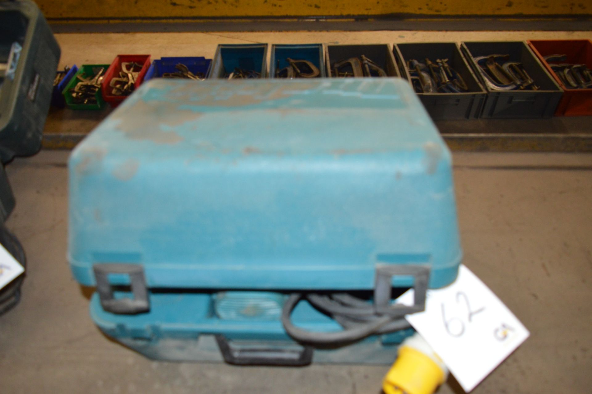 Makita 110v circular saw Model: 5704R c/w carry case Year: 2014 S/N: 670179G ** No VAT on hammer - Image 3 of 3