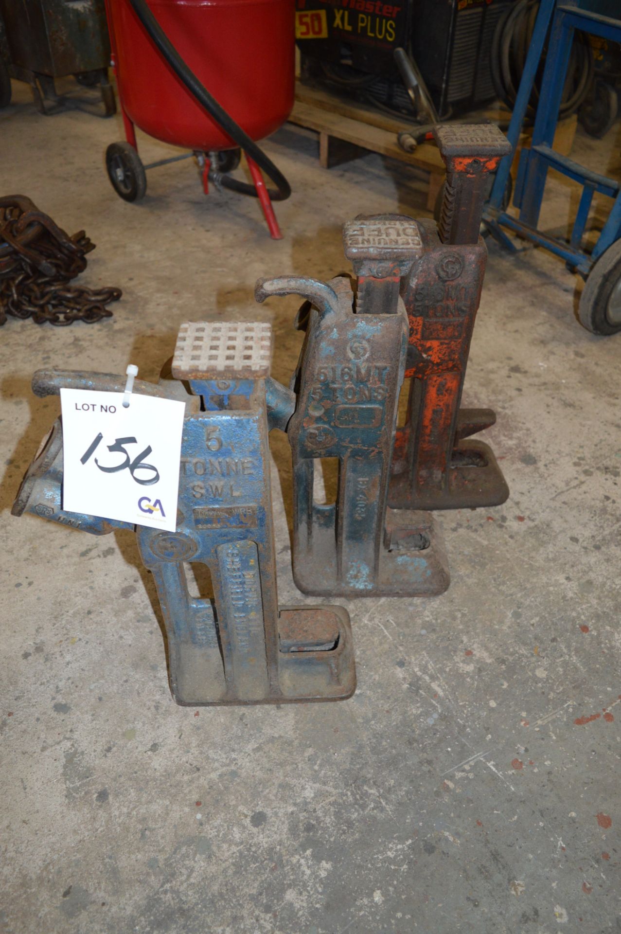 3 - ratchet toe jacks ** No VAT on hammer price but VAT will be charged on the buyer's premium **