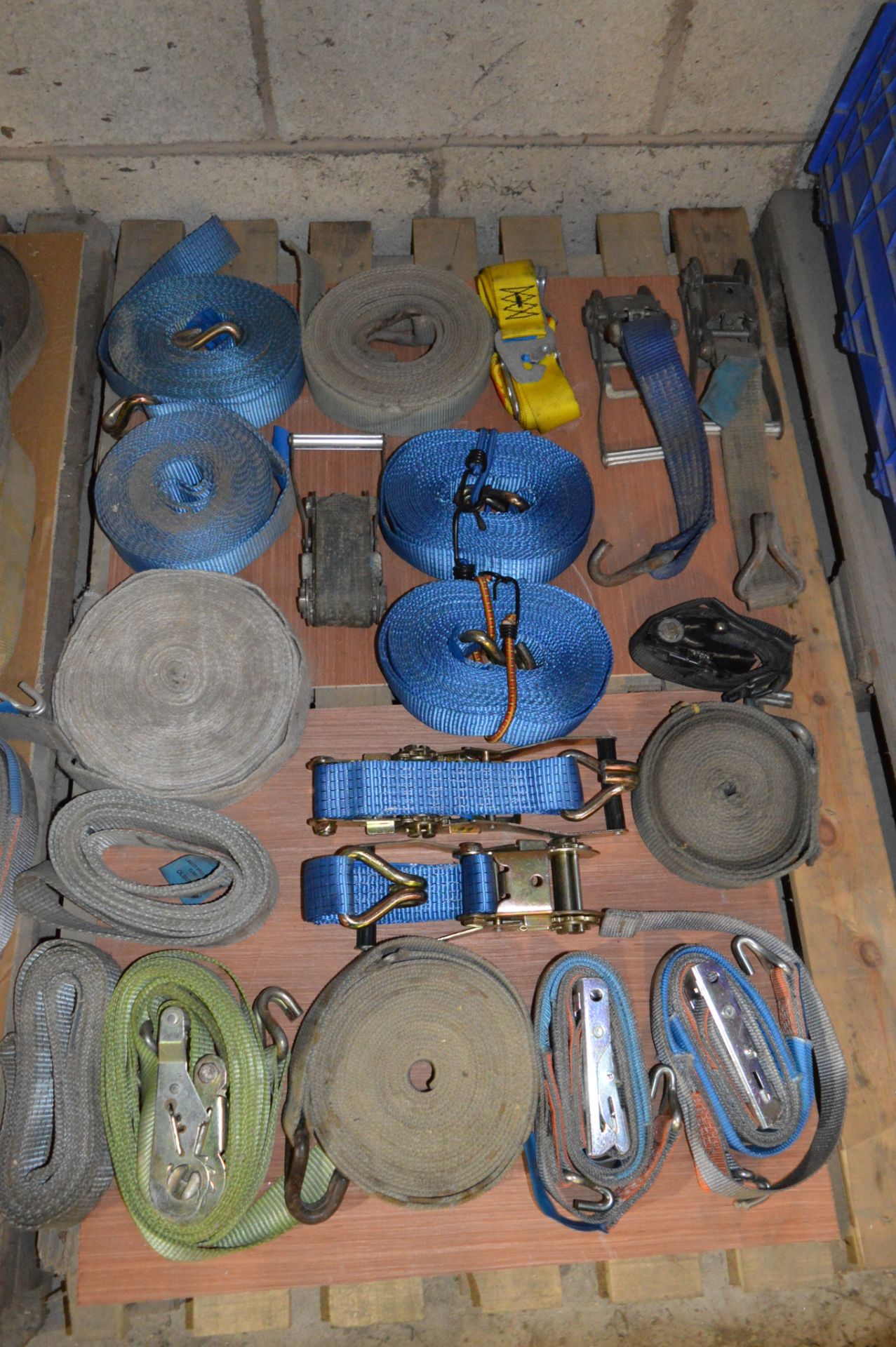 Quantity of lifting slings and tie down straps ** No VAT on hammer price but VAT will be charged - Image 3 of 4