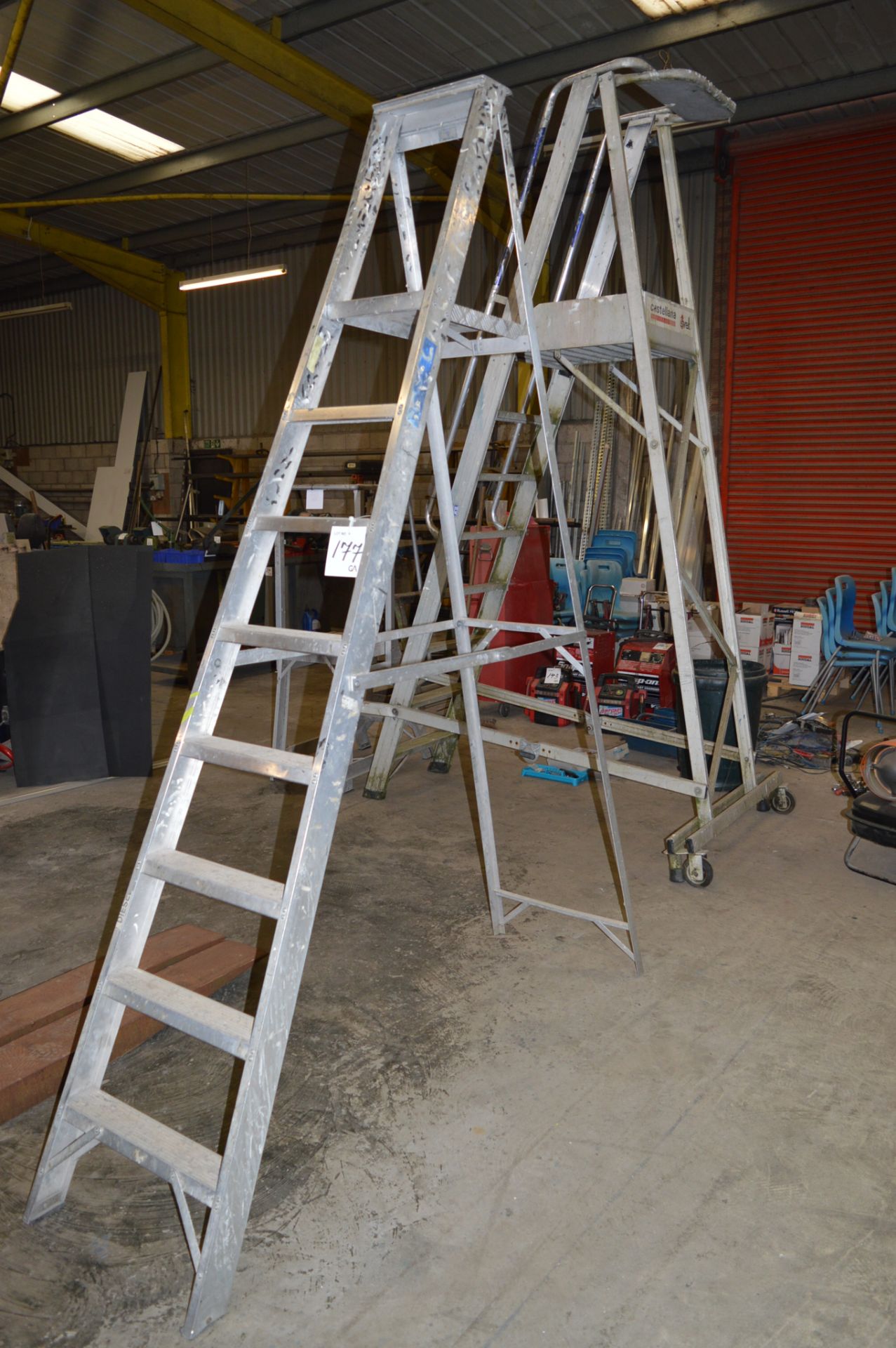 8 rise alloy step ladder ** No VAT on hammer price but VAT will be charged on the buyer's premium ** - Image 2 of 2