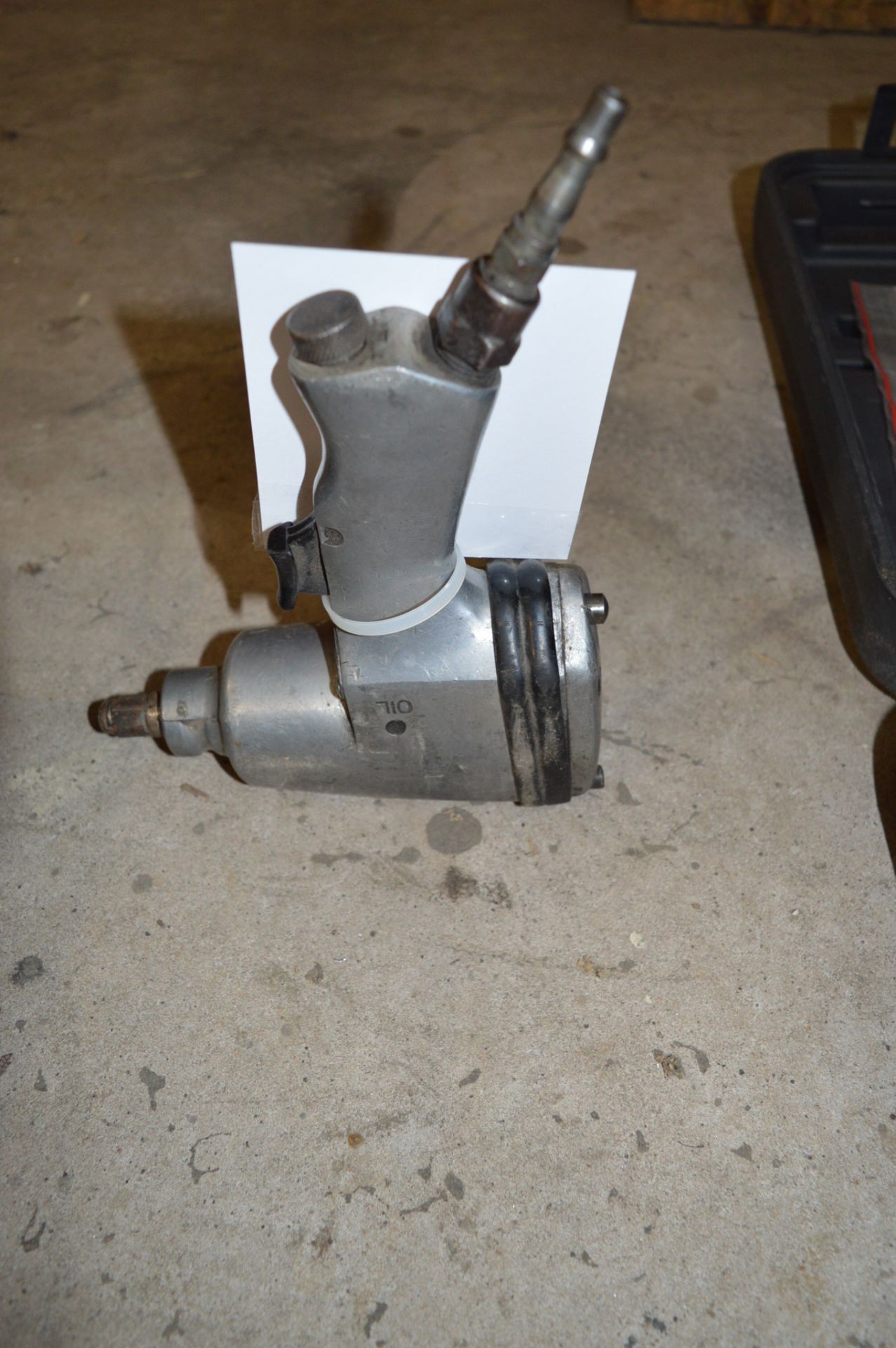 1/2" pneumatic impact wrench ** No VAT on hammer price but VAT will be charged on the buyer's - Image 2 of 2