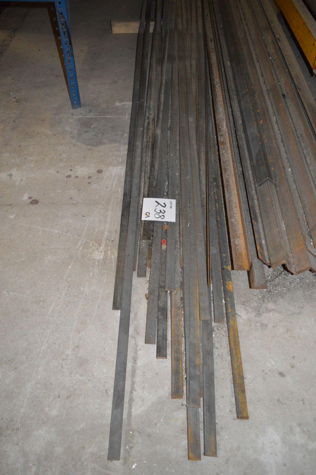 Approx. 30 lengths steel flats 25 mm x 3 mm x 6100 mm ** No VAT on hammer price but VAT will be - Image 3 of 3