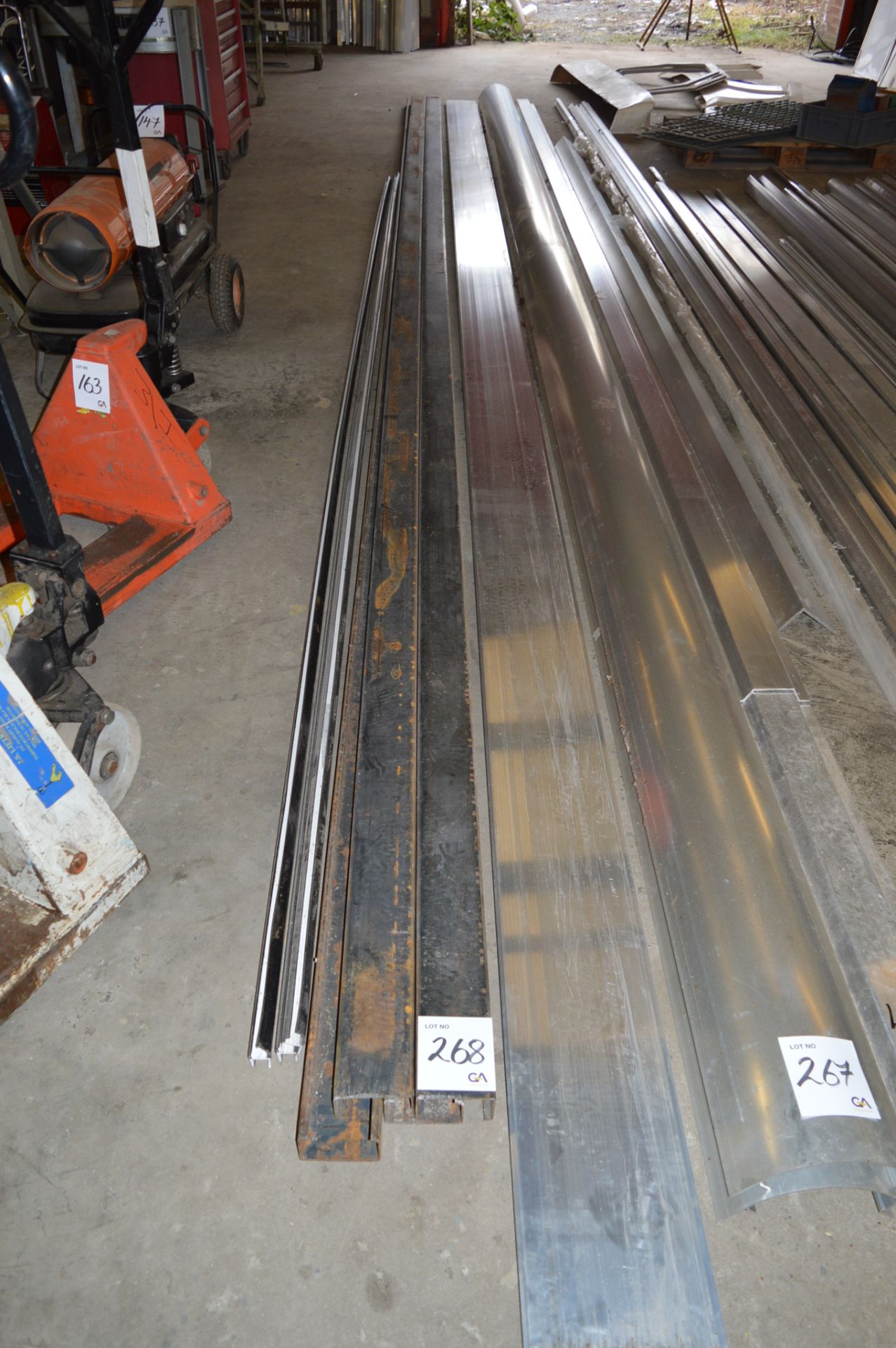 4 - lengths 3 mm 4" x 2" x 25' lipped plain steel ** No VAT on hammer price but VAT will be