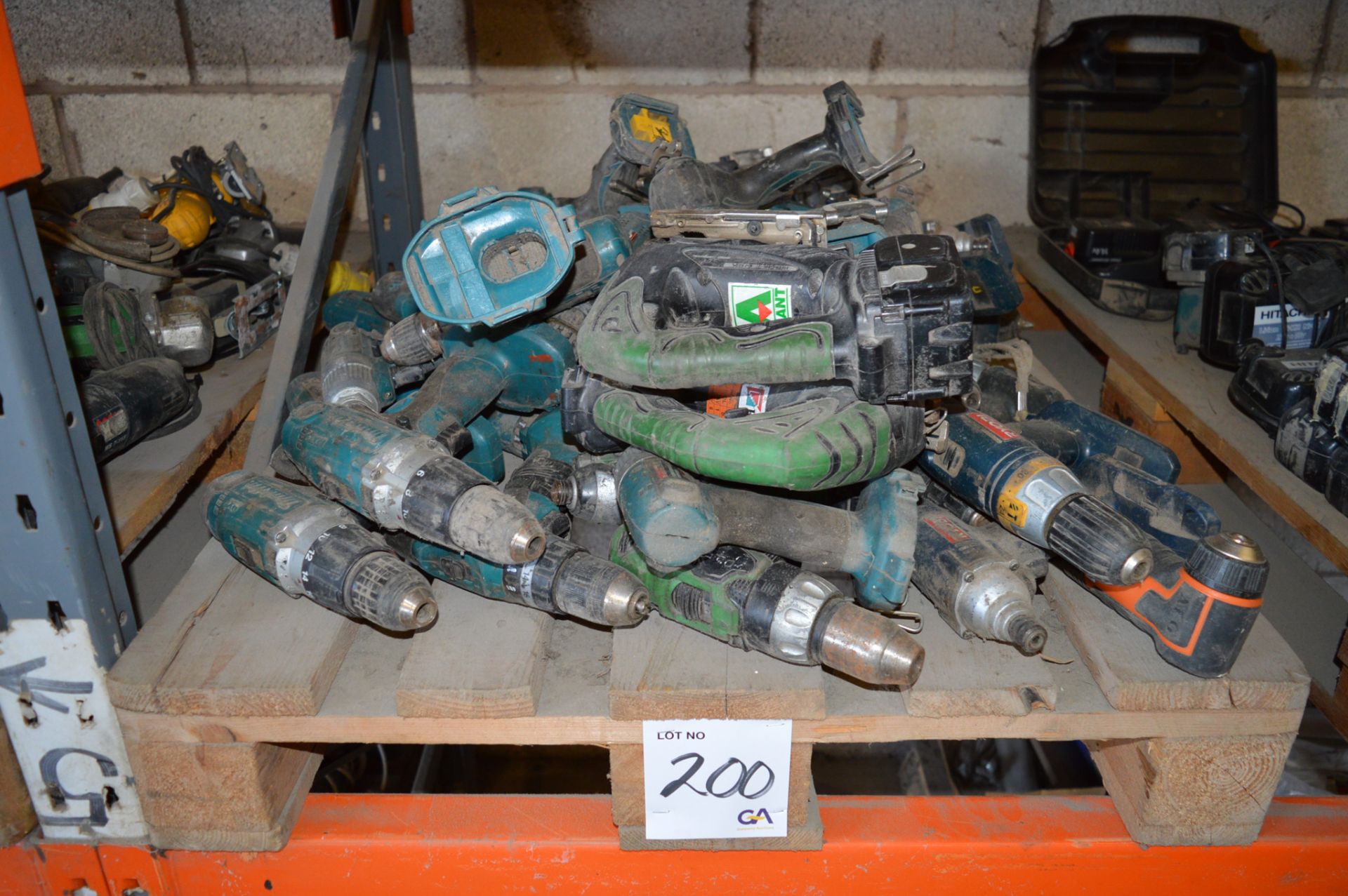 Quantity of various battery tools ** Require attention ** ** No VAT on hammer price but VAT will