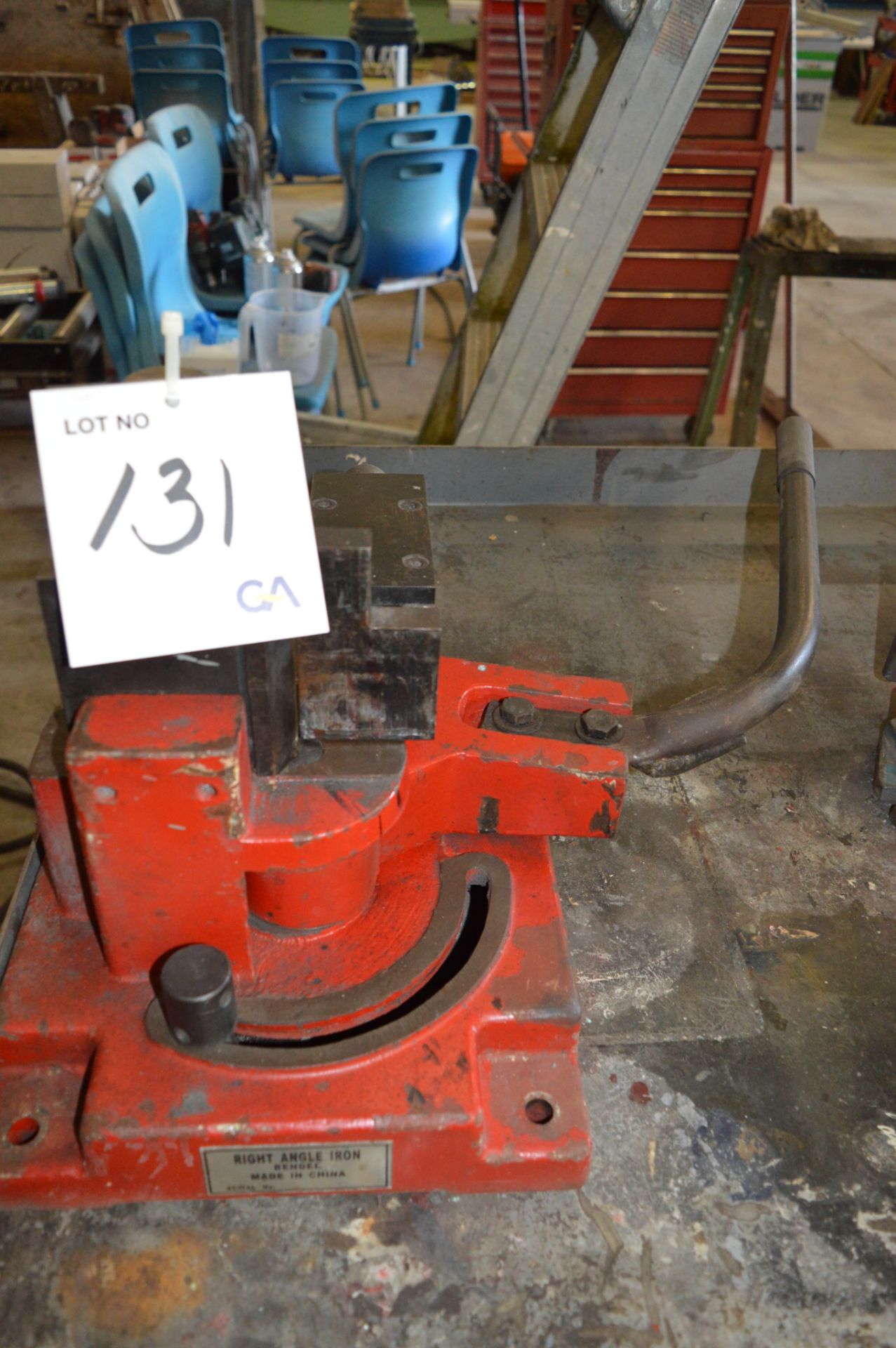 Manual right angle iron bender ** No VAT on hammer price but VAT will be charged on the buyer's