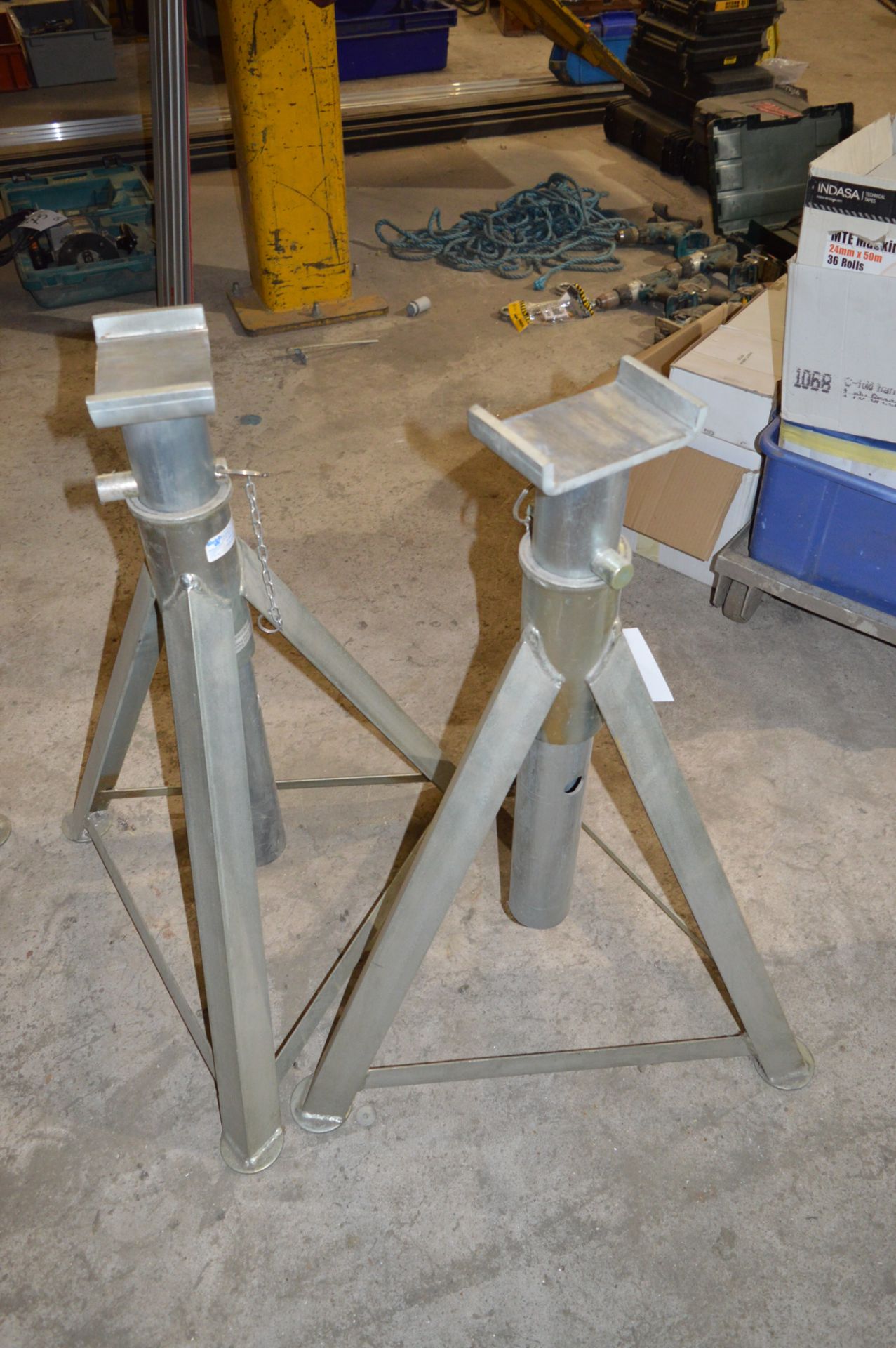 Pair of Weber axle stands 8,000kg capacity per stand Type: WS16H Closed height: approx. 800mm ** - Image 2 of 3