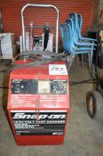 Snap On 12/24v fast charger Model YAH123 ** No VAT on hammer price but VAT will be charged on the