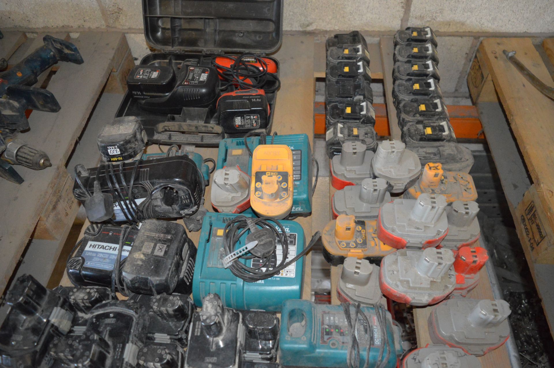 Quantity of various battery tools ** Require attention ** ** No VAT on hammer price but VAT will - Image 4 of 4