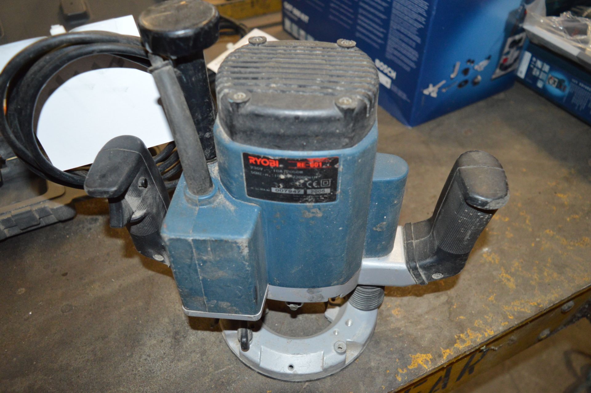 Ryobi 240v router Model: RE-601 Year: 2005 S/N: 007947 ** No VAT on hammer price but VAT will be - Image 2 of 3