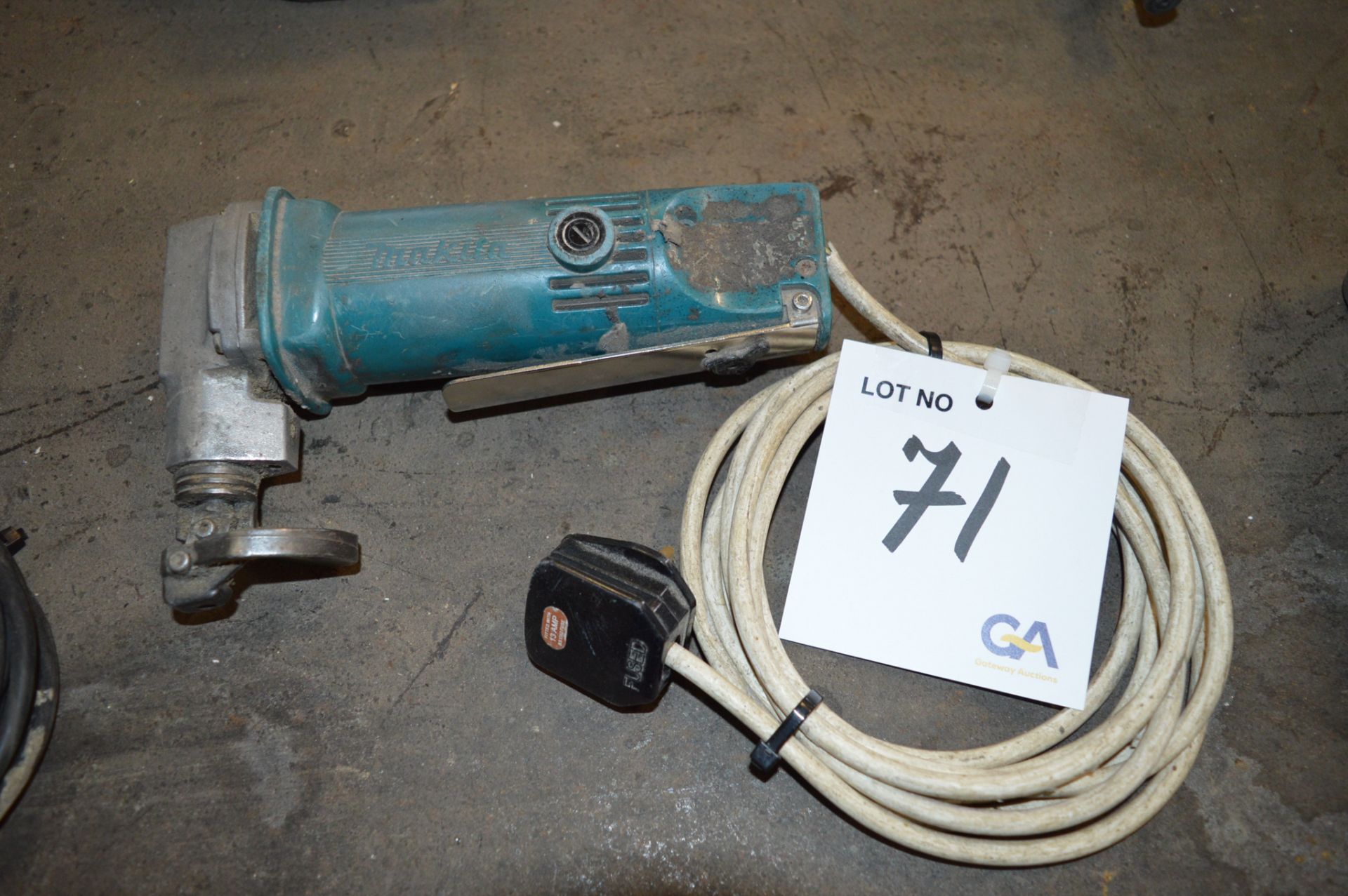 Makita 240v shear/nibbler Model JS1600 ** No VAT on hammer price but VAT will be charged on the