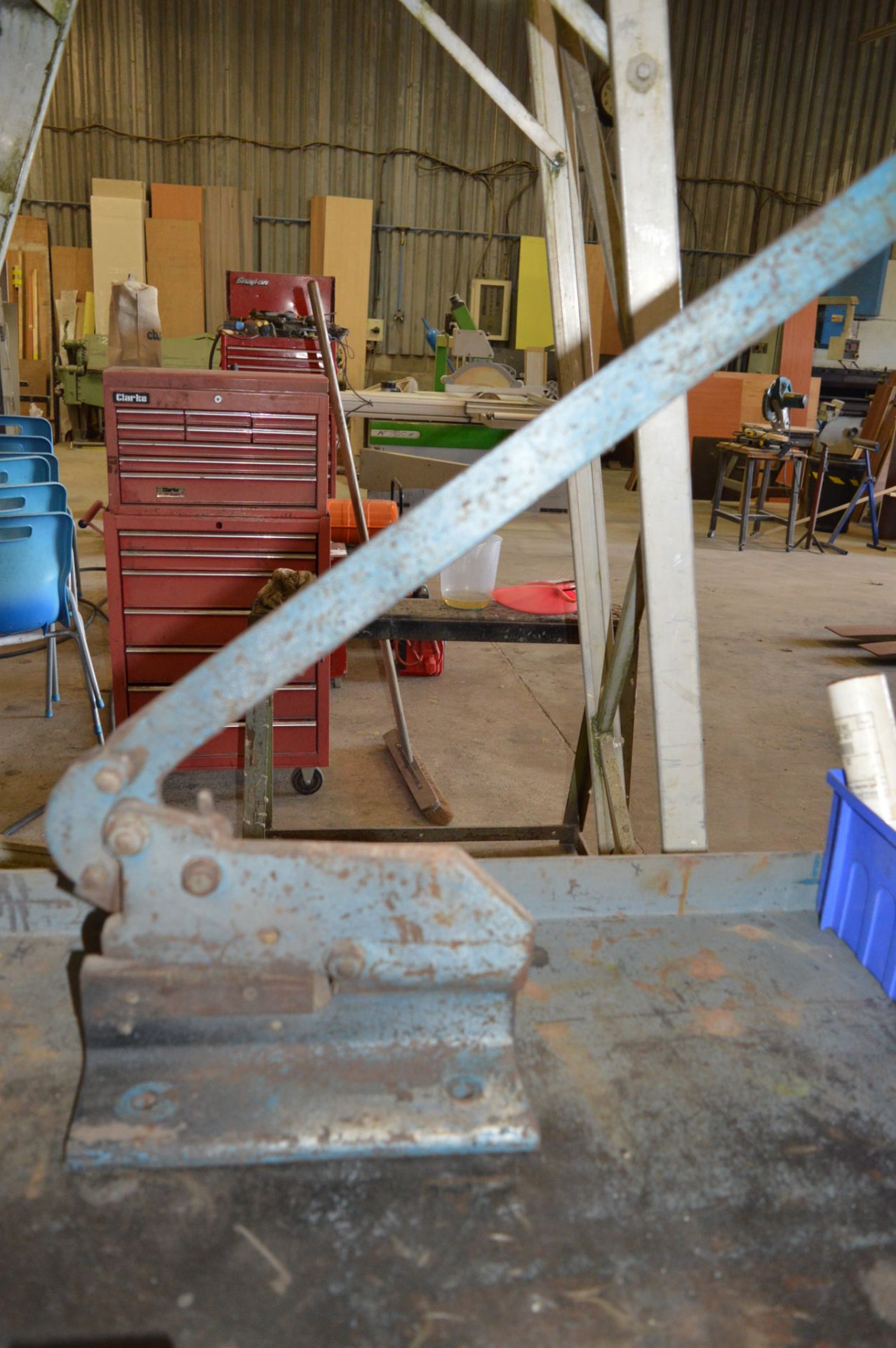 F. T. Edwards hand lever shear ** No VAT on hammer price but VAT will be charged on the buyer's - Image 2 of 2