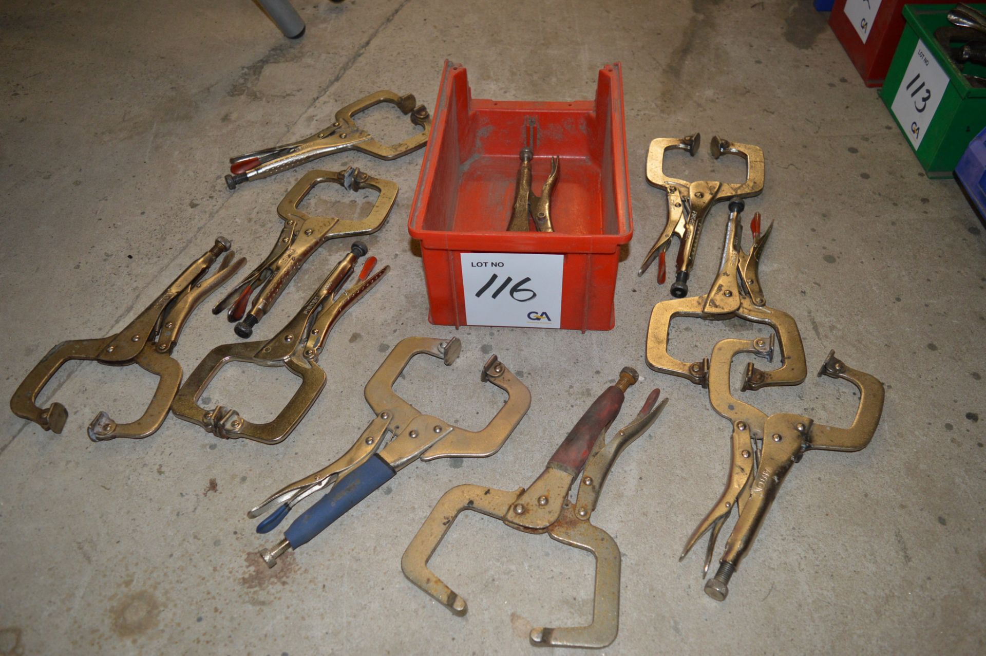 10 - various locking clamps ** No VAT on hammer price but VAT will be charged on the buyer's premium