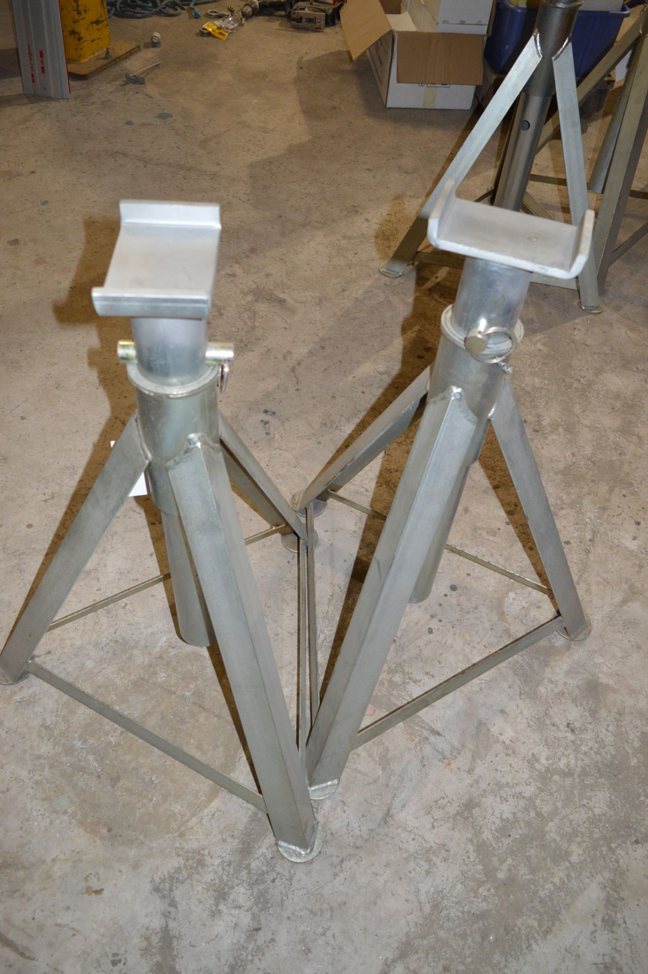 Pair of Weber axle stands 8,000kg capacity per stand Type: WS16H Closed height: approx. 800mm ** - Image 2 of 3