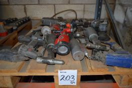 Quantity of pneumatic tools ** Require attention ** ** No VAT on hammer price but VAT will be