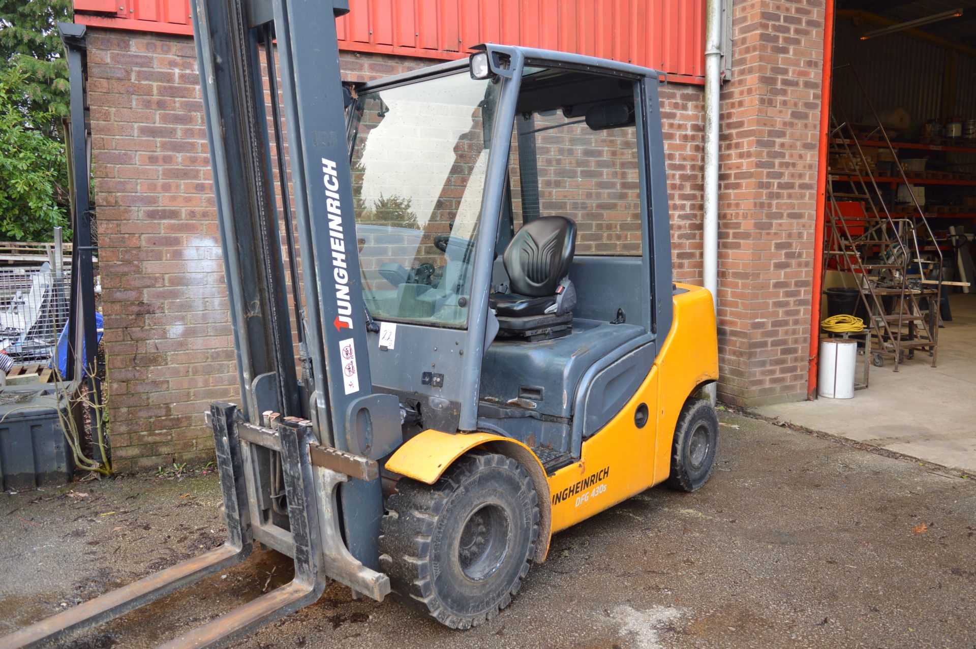 Jungheinrich diesel forklift Type: DFG 430S Capacity: 3000kg Keyless, solid tyres Year: 2012 S/N: