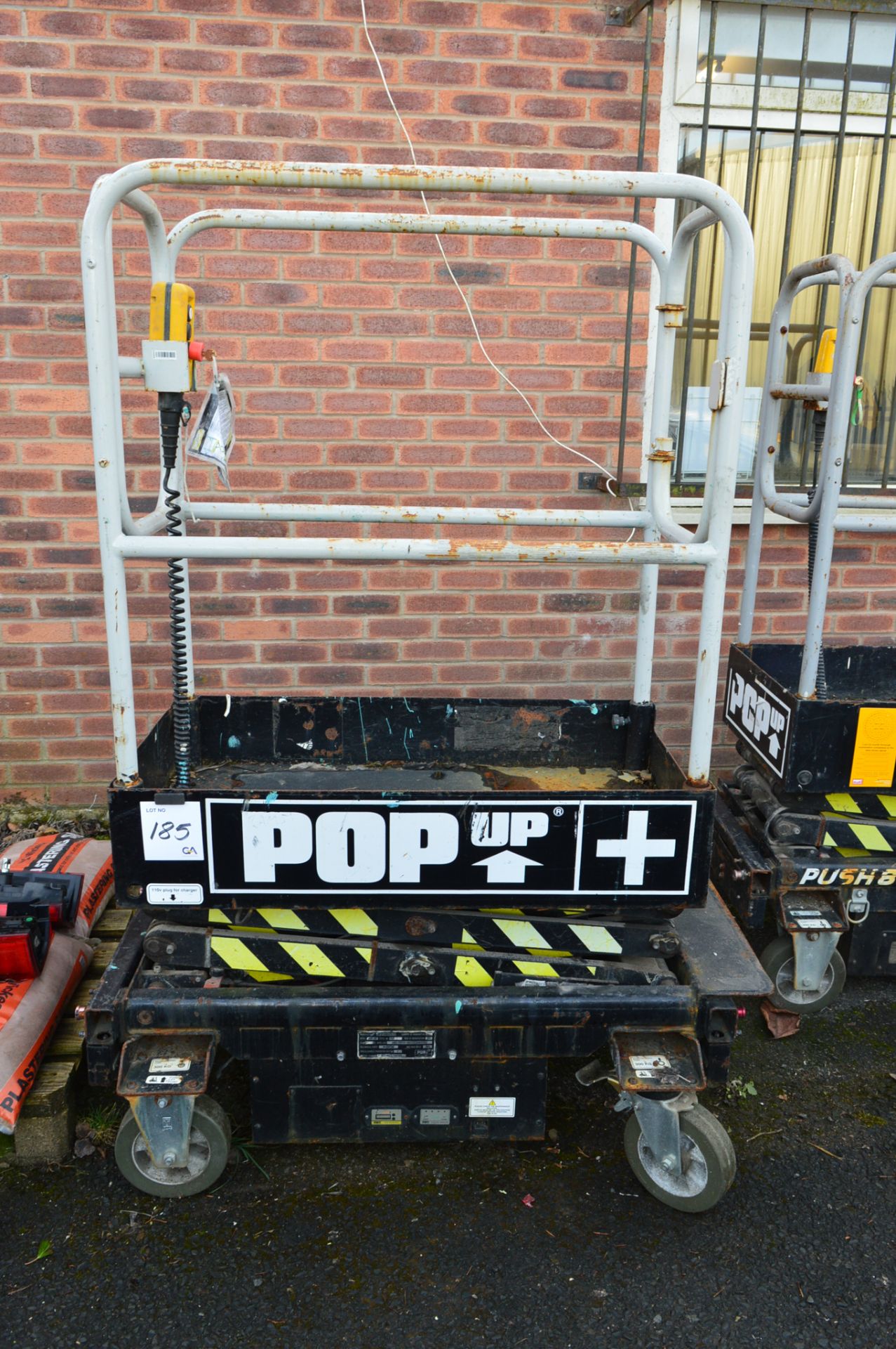 Pop up access platform Model: Pop-Up Year: 2007 S/No: PUP0169 ** Batteries require attention ** **
