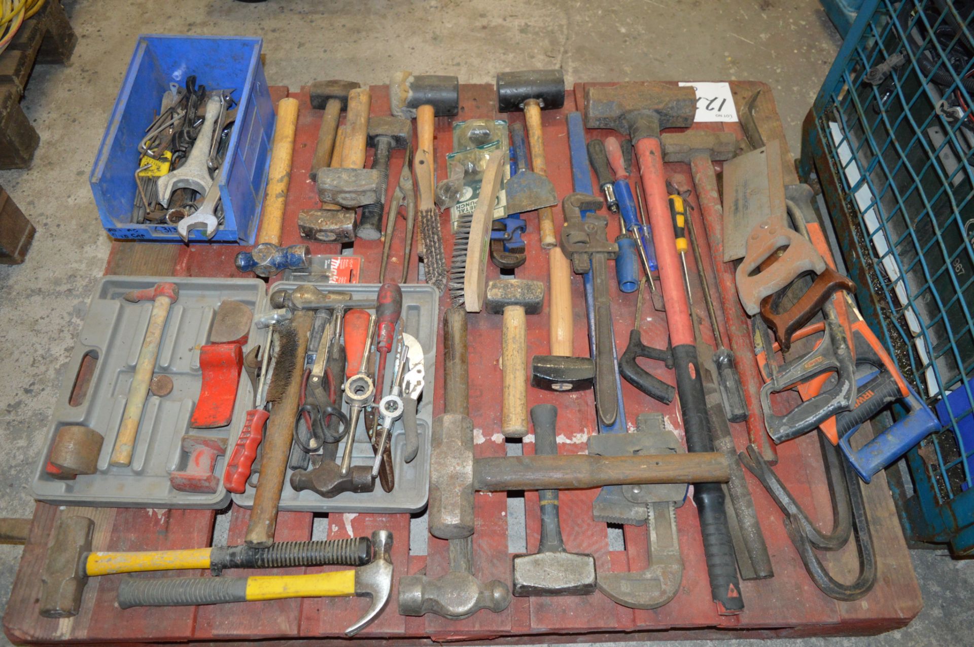 Quantity of hand tools ** No VAT on hammer price but VAT will be charged on the buyer's premium ** - Image 2 of 2
