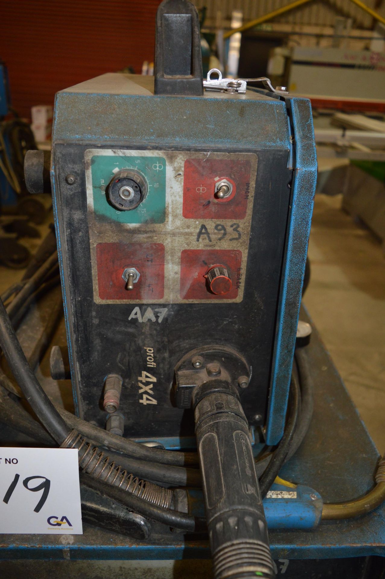 Messer Griesheim 400 amp mig welder c/w welding torch, earth lead and regulator Type: Profi Mig - Image 4 of 6