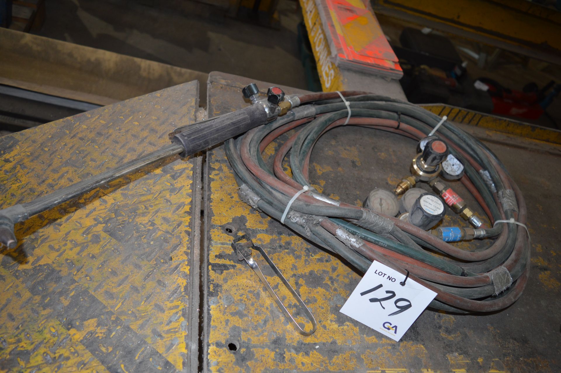 Oxy/acetylene gas cutting set ** No VAT on hammer price but VAT will be charged on the buyer's - Image 2 of 2