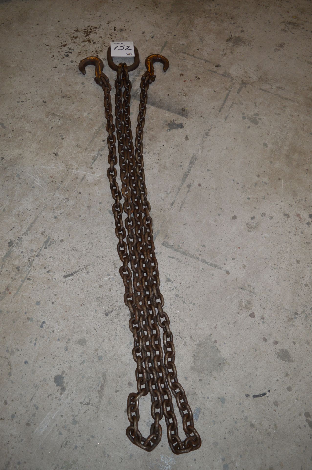 Yoke 2 leg lifting chain ** No VAT on hammer price but VAT will be charged on the buyer's - Image 2 of 2