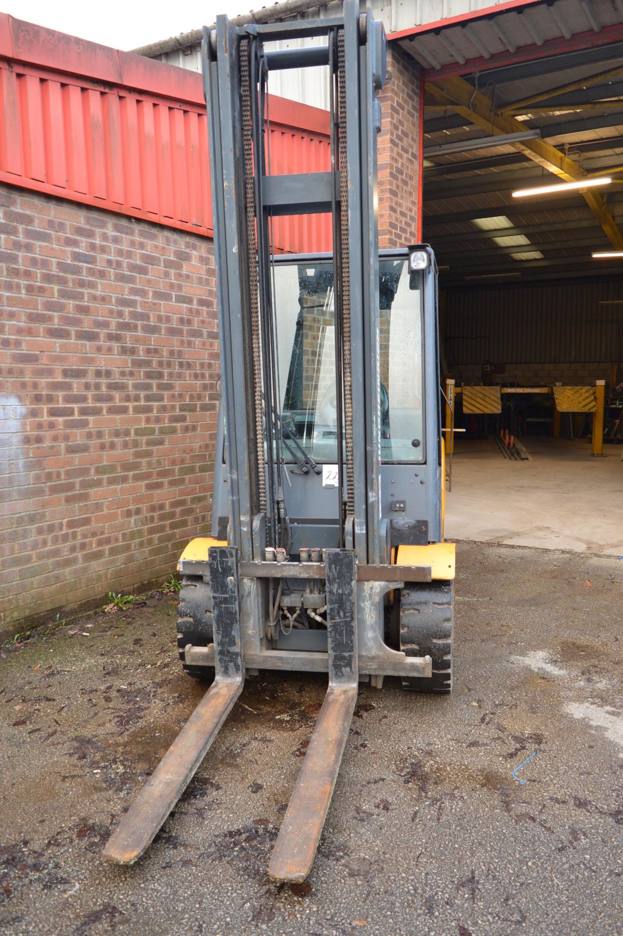 Jungheinrich diesel forklift Type: DFG 430S Capacity: 3000kg Keyless, solid tyres Year: 2012 S/N: - Image 2 of 12