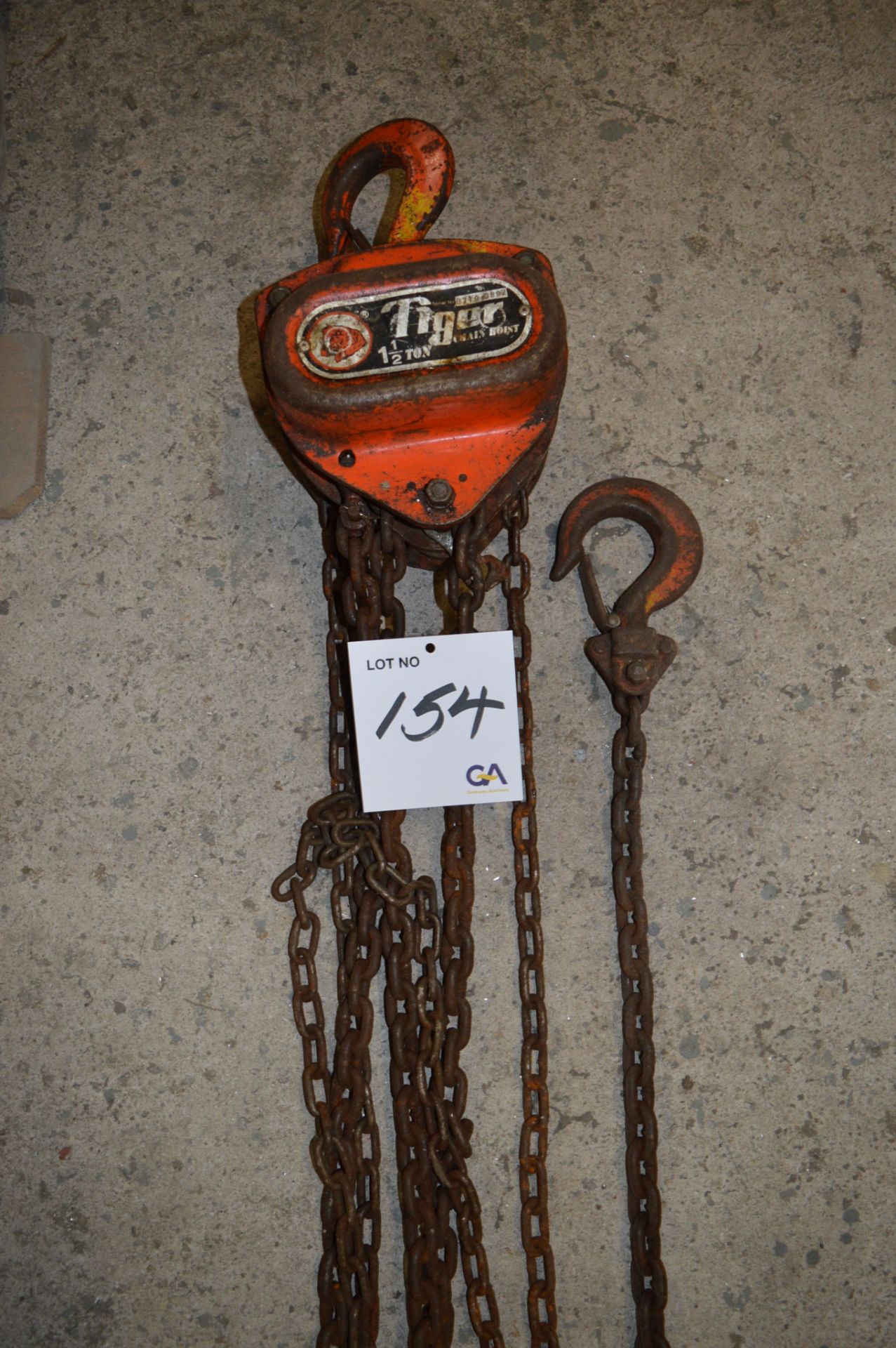 Tiger chain hoist 1.5 ton capacity ** No VAT on hammer price but VAT will be charged on the buyer'