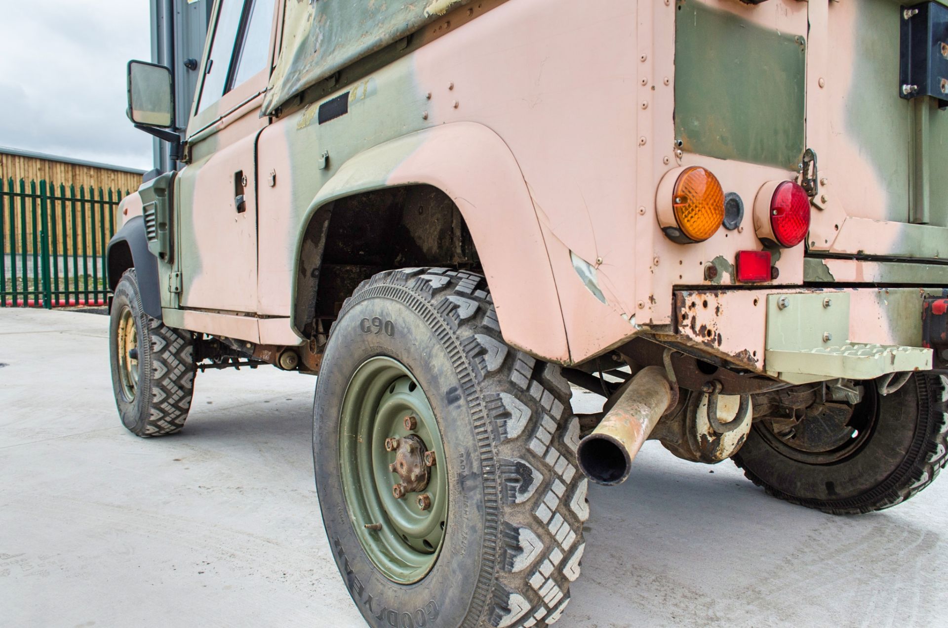 1997 Land Rover Defender 90 WOLF 2.5 litre 300TDI 4 wheel drive utility vehicle Ex MOD - Image 23 of 45