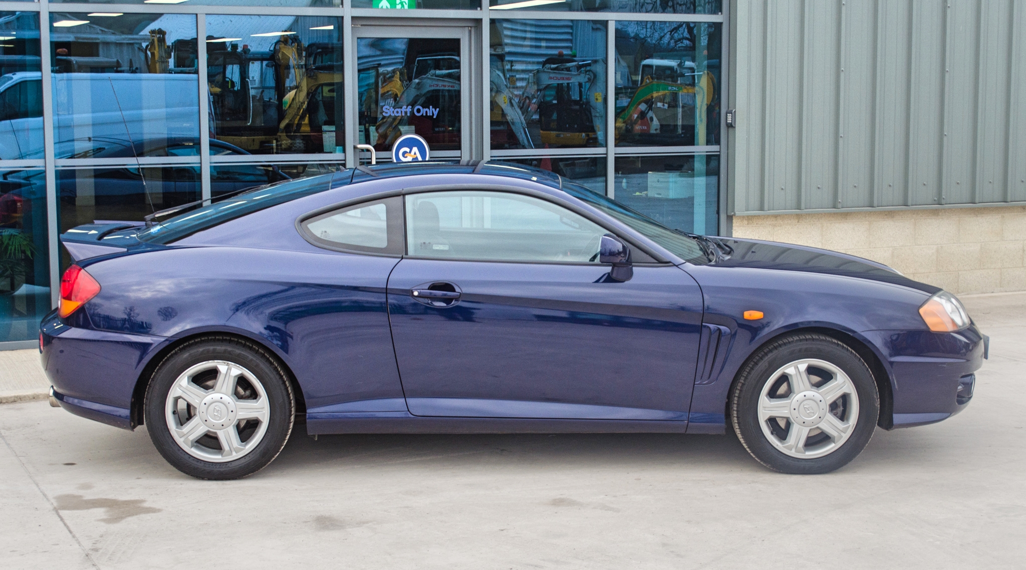 2003 Hyundai Coupe 1.6 S 1600 cc 3 door coupe - Image 14 of 56