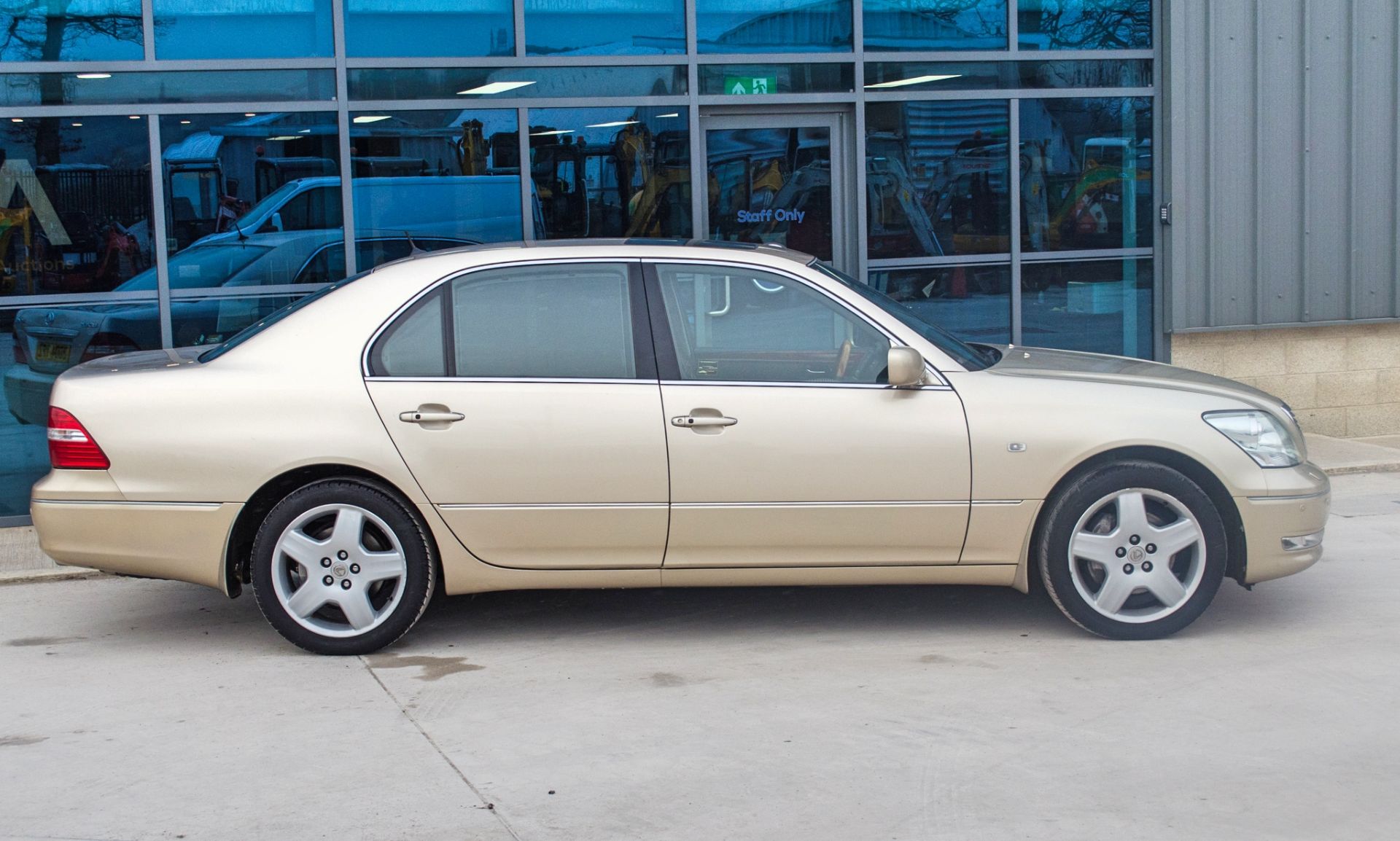 2004 Lexus LS 430 4.3 litre V8 4 door saloon car - Image 14 of 54