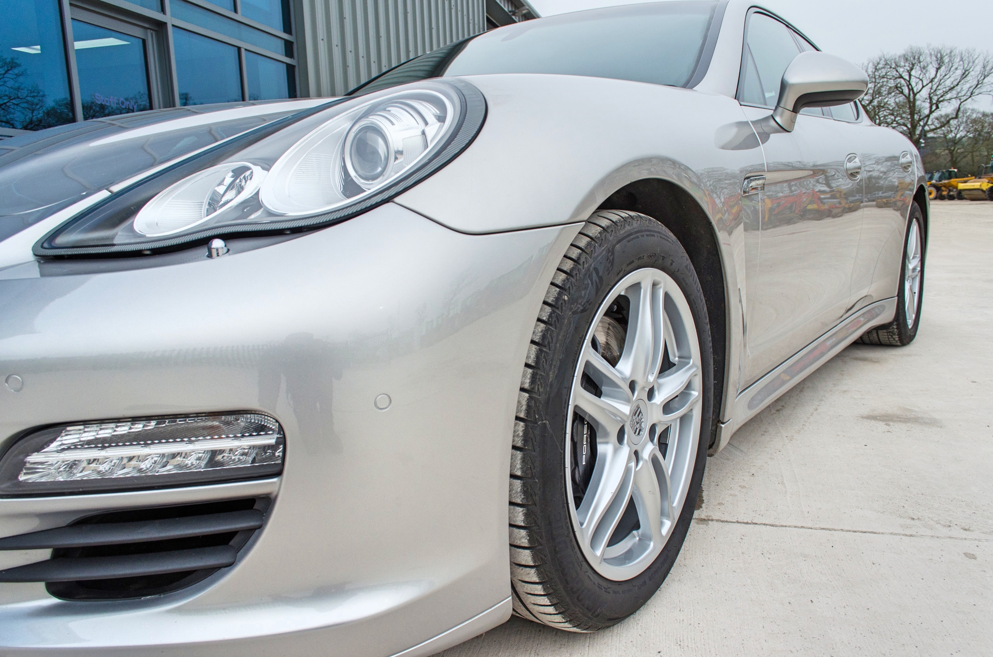 2012 Porsche Panamera 3.0 V6 diesel Tiptronic 5 door hatchback - Image 19 of 55