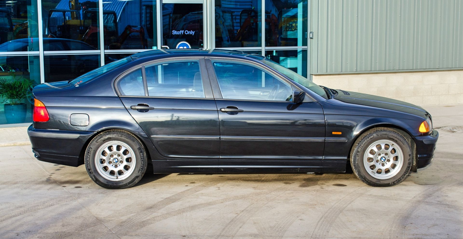 1999 BMW 318i Auto 1890CC 4 door saloon - Image 14 of 56