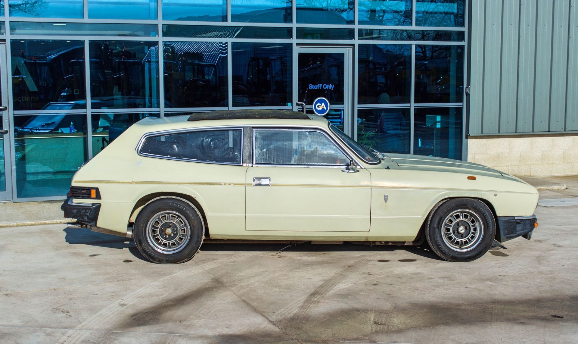 1977 Reliant Scimitar GTE E Odve 2944cc 2 door saloon - Image 14 of 56