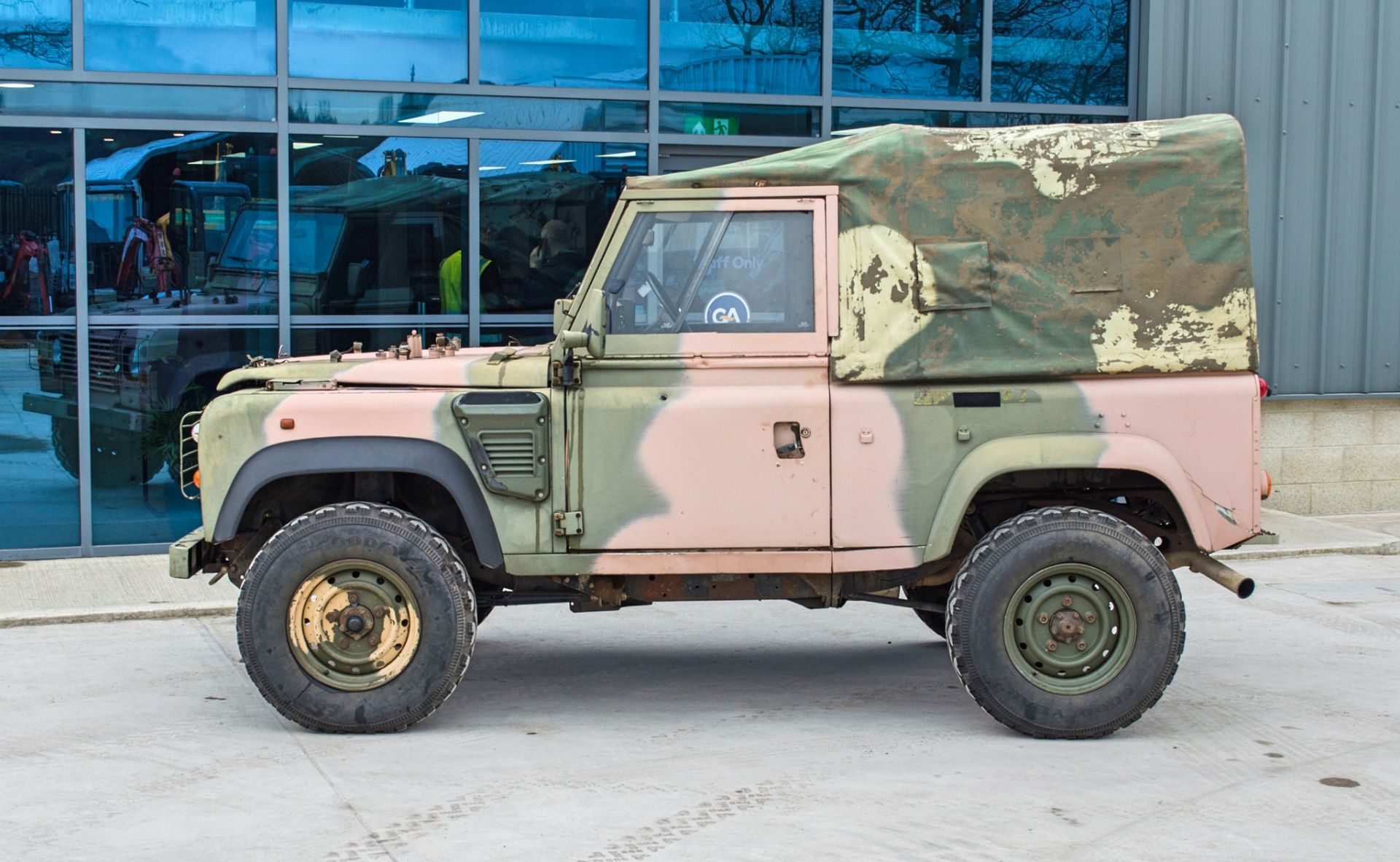 1997 Land Rover Defender 90 WOLF 2.5 litre 300TDI 4 wheel drive utility vehicle Ex MOD - Image 16 of 45