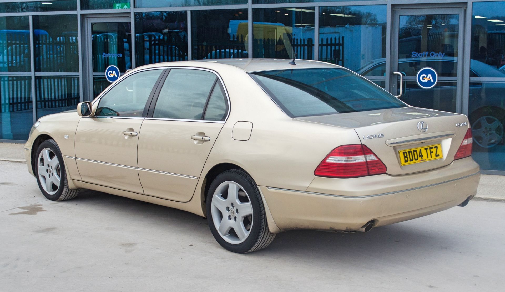 2004 Lexus LS 430 4.3 litre V8 4 door saloon car - Image 8 of 54