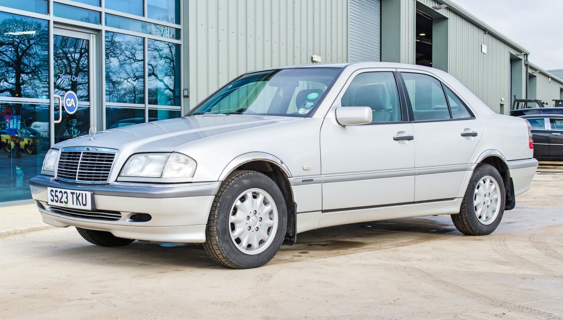 1998 Mercedes C180 Elegance 1799cc auto 4 door saloon - Image 3 of 52