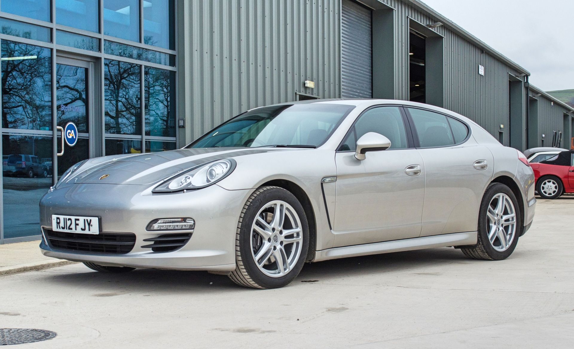 2012 Porsche Panamera 3.0 V6 diesel Tiptronic 5 door hatchback - Image 3 of 55