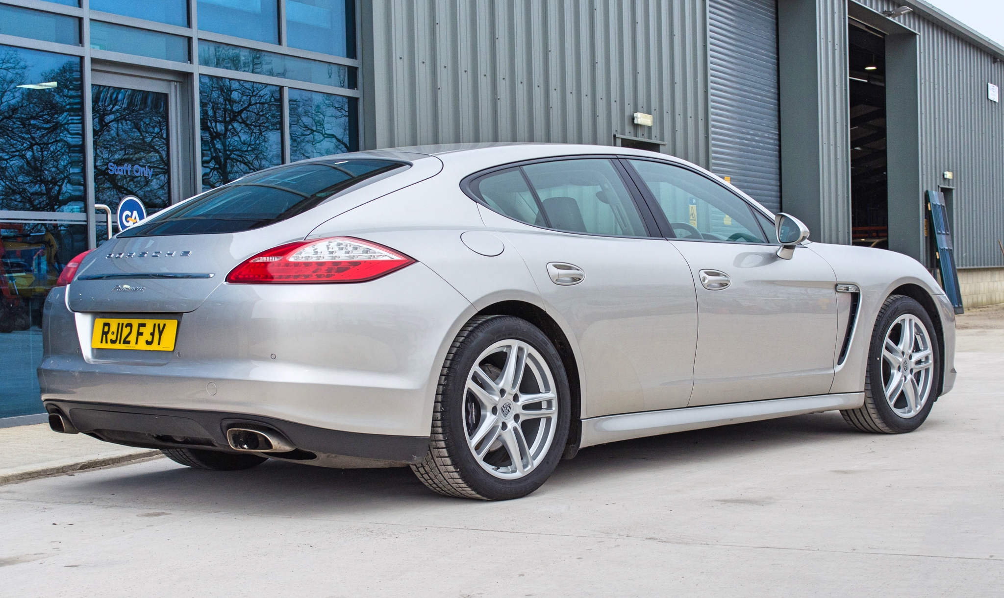 2012 Porsche Panamera 3.0 V6 diesel Tiptronic 5 door hatchback - Image 5 of 55